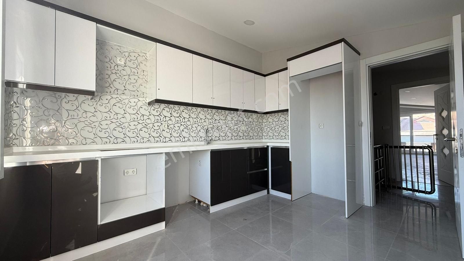 Didim Efeler Mahallesinde Satılık 3+1 Dubleks