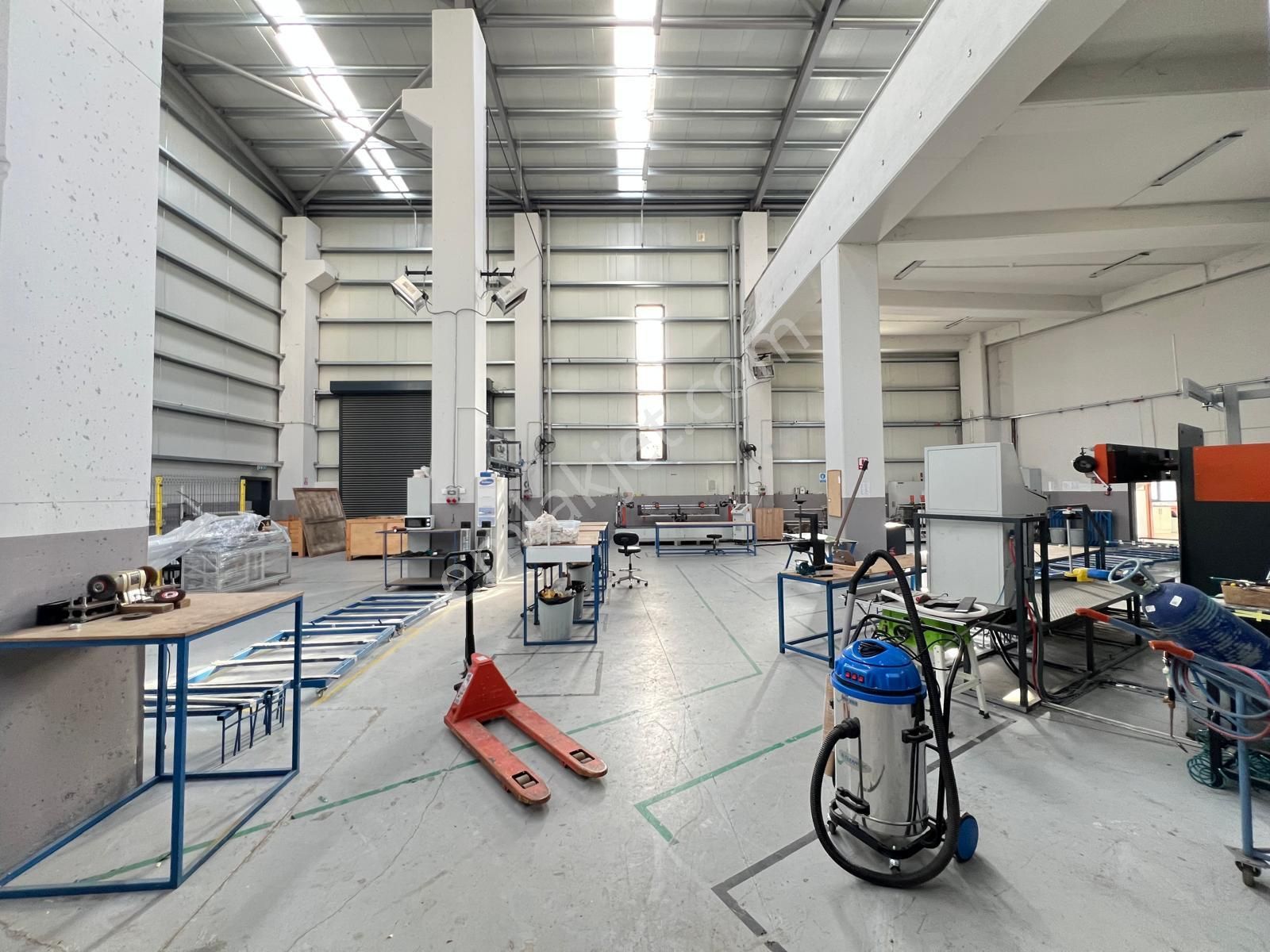 Dilovası Kobi Osb'de 820 M2+200 Kwa Enerjili Kiralık Fabrika