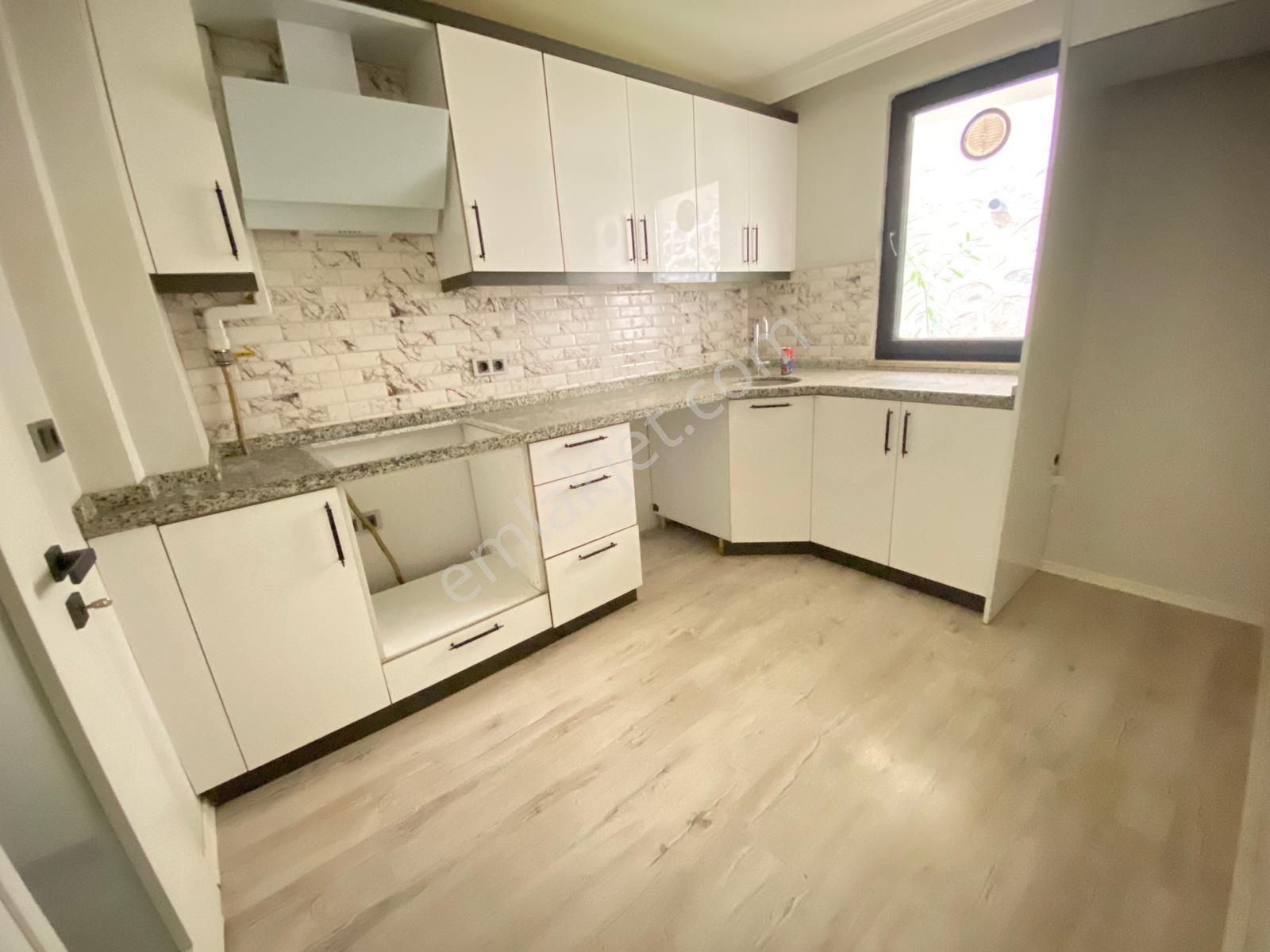 Söğütlü Mah. Mükemmel Konum Geniş Kiralık Daire - Görsel 15