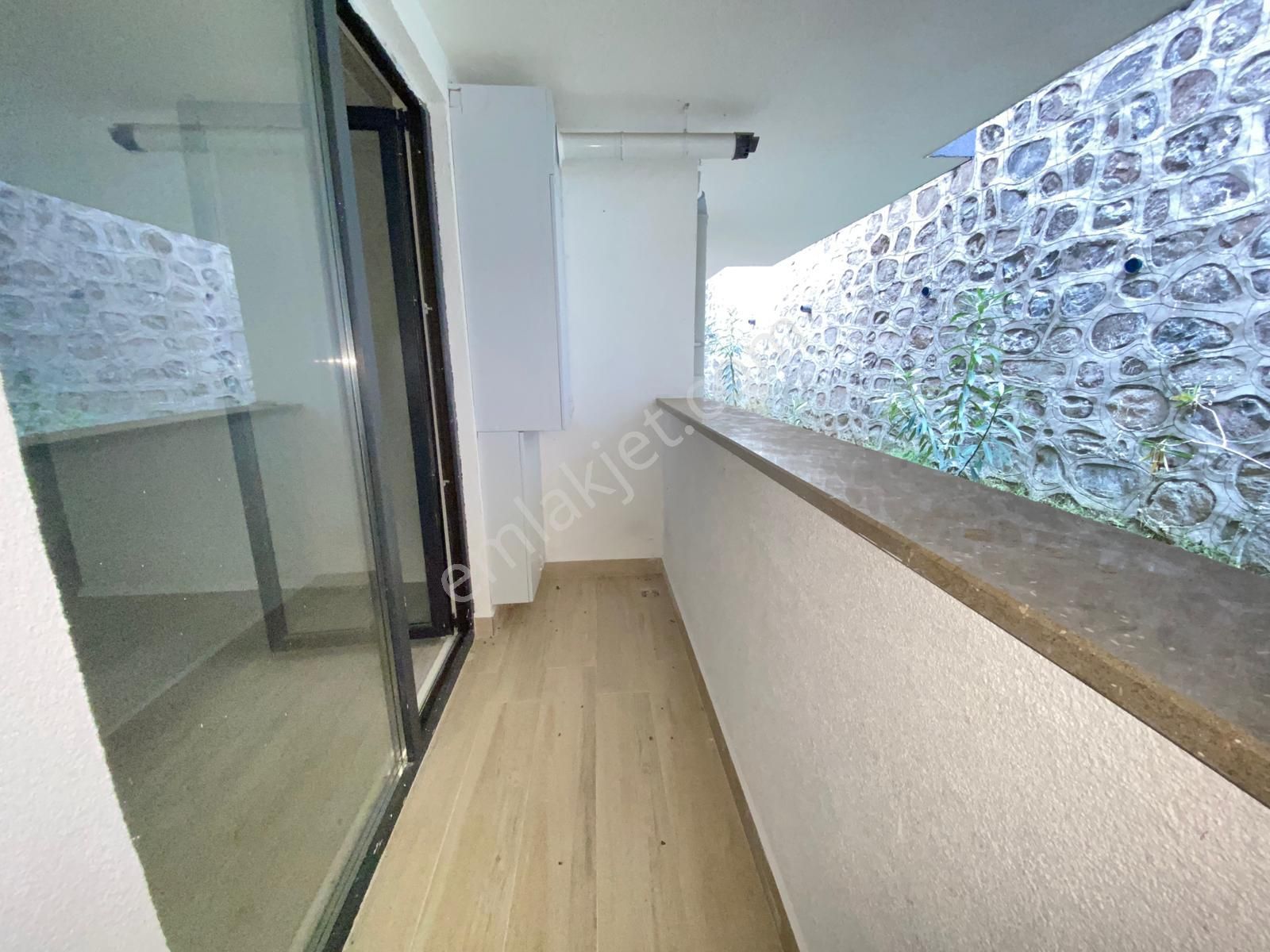 Söğütlü Mah. Mükemmel Konum Geniş Kiralık Daire - Görsel 8