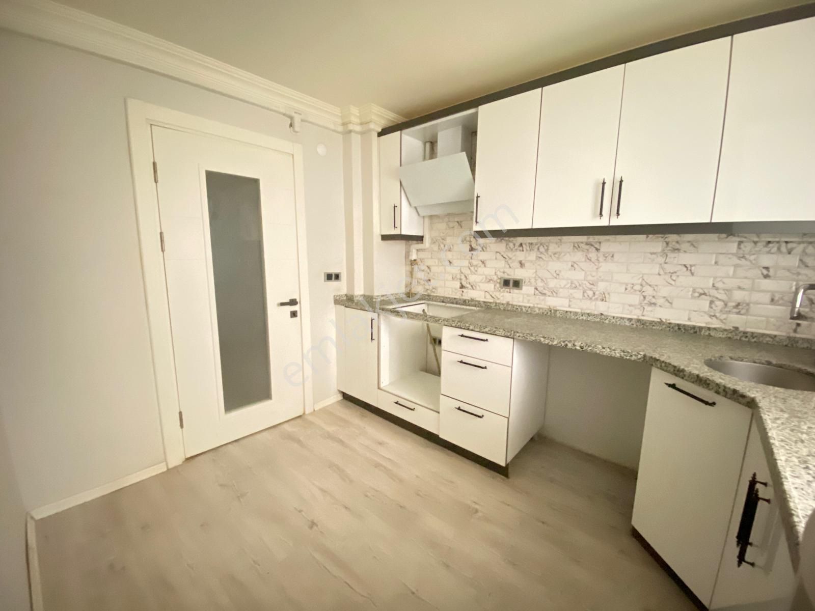 Söğütlü Mah. Mükemmel Konum Geniş Kiralık Daire - Görsel 17