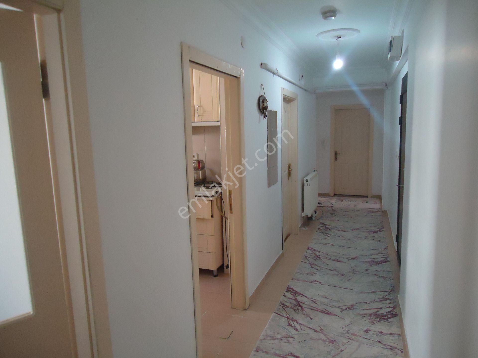 Krc'den Merkezi Konumda Asansörlü Satılık 3+1 Daire - Görsel 4