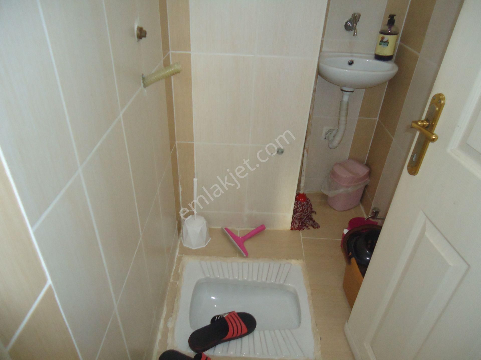 Krc'den Merkezi Konumda Asansörlü Satılık 3+1 Daire - Görsel 15