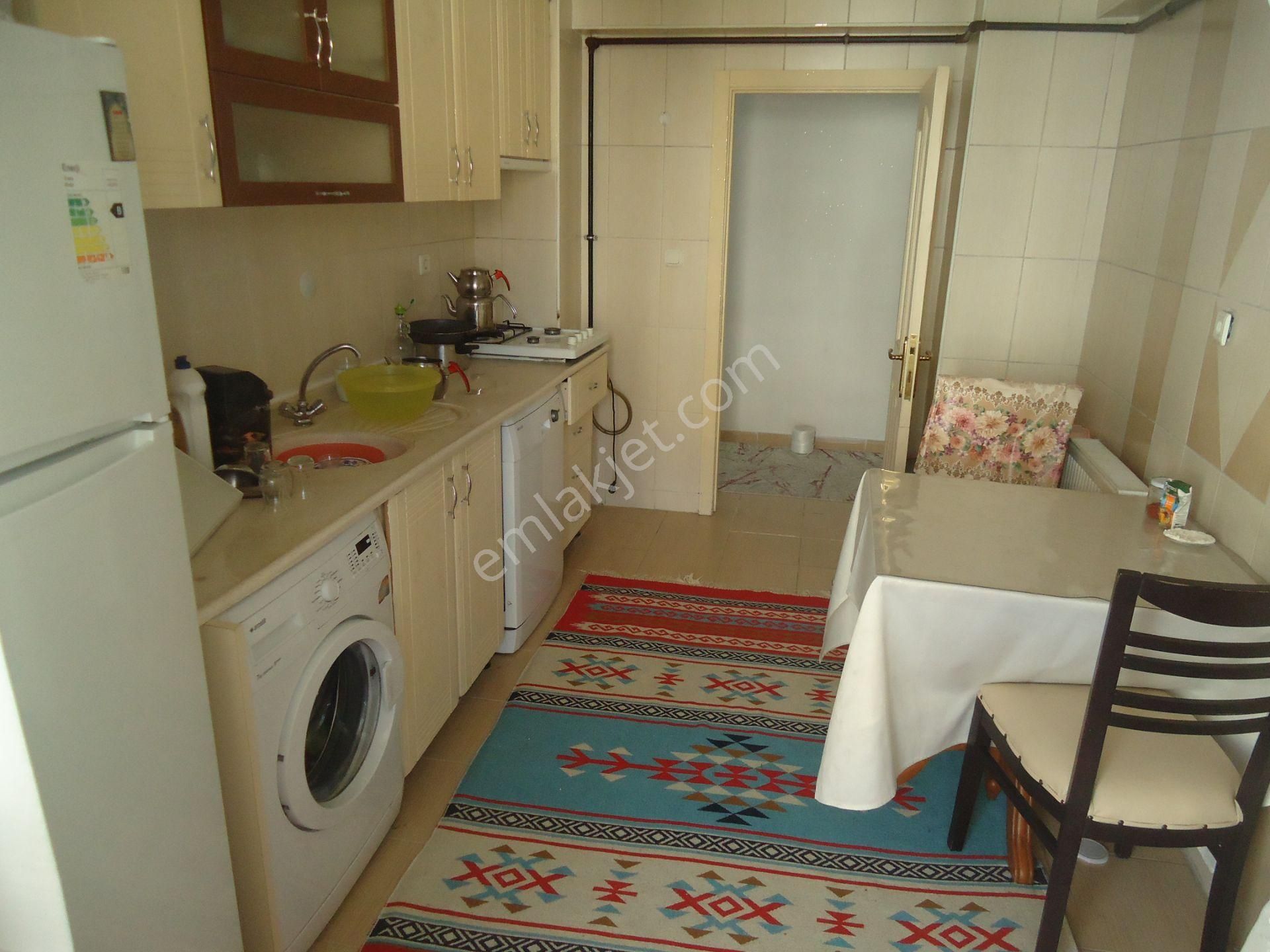 Krc'den Merkezi Konumda Asansörlü Satılık 3+1 Daire - Görsel 9