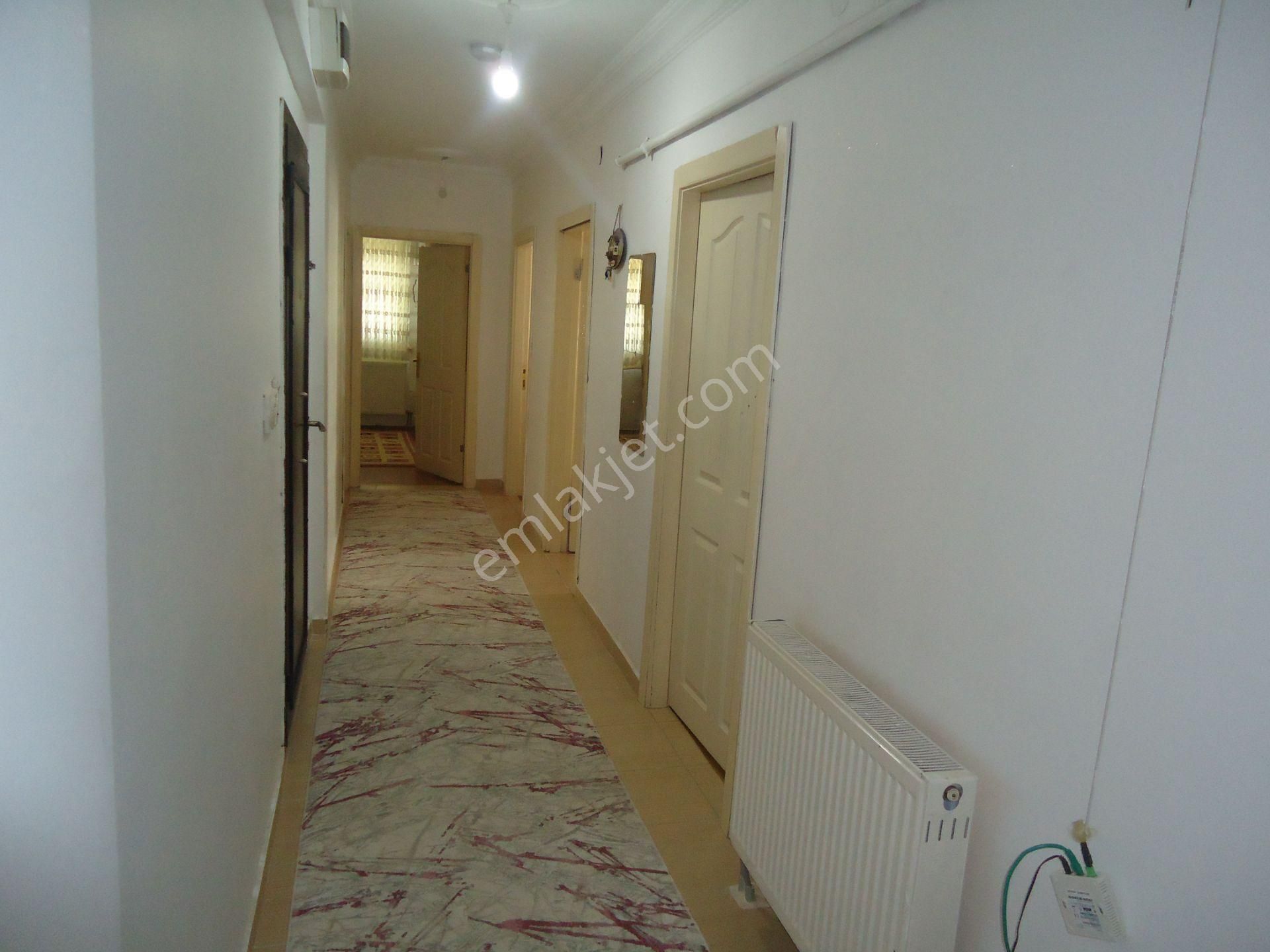 Krc'den Merkezi Konumda Asansörlü Satılık 3+1 Daire - Görsel 3