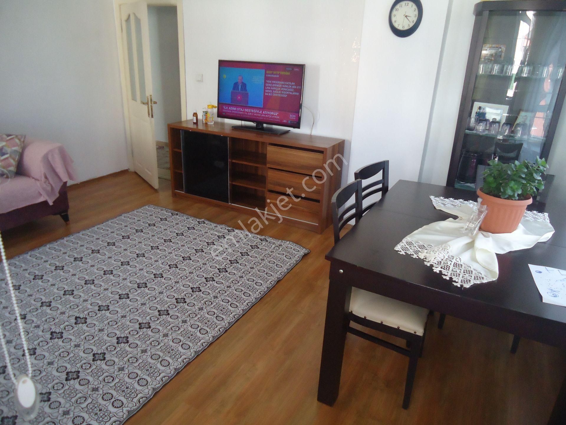 Krc'den Merkezi Konumda Asansörlü Satılık 3+1 Daire - Görsel 7