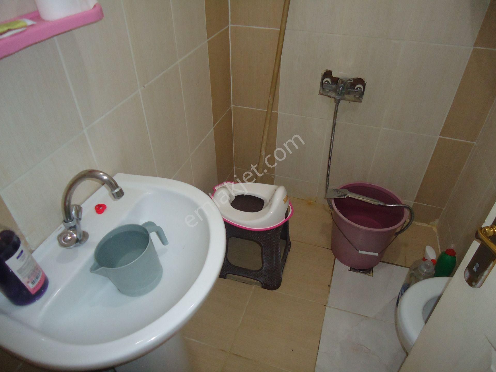 Krc'den Merkezi Konumda Asansörlü Satılık 3+1 Daire - Görsel 14