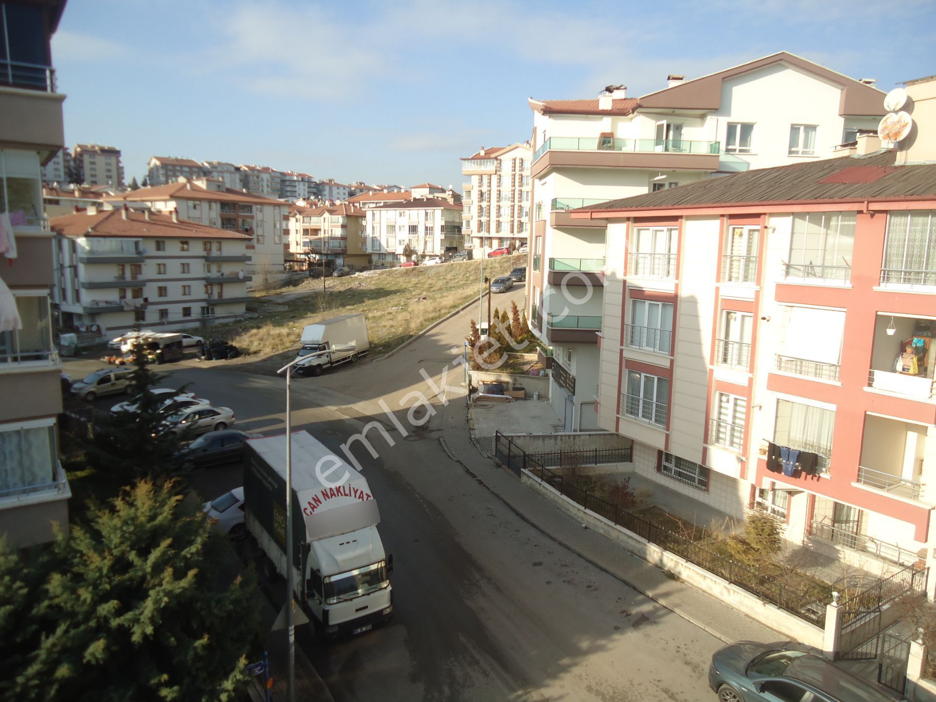 Krc'den Merkezi Konumda Asansörlü Satılık 3+1 Daire - Görsel 17