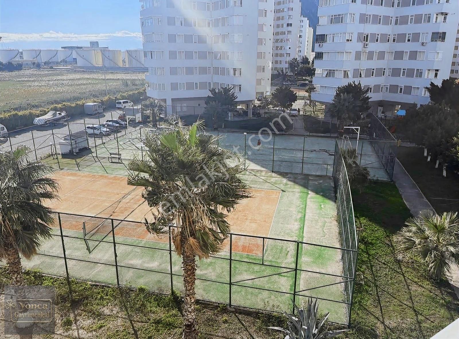 Antalya Konyaaltı Liman Da Fenix Center Yanı 3+1 180 Metrekare