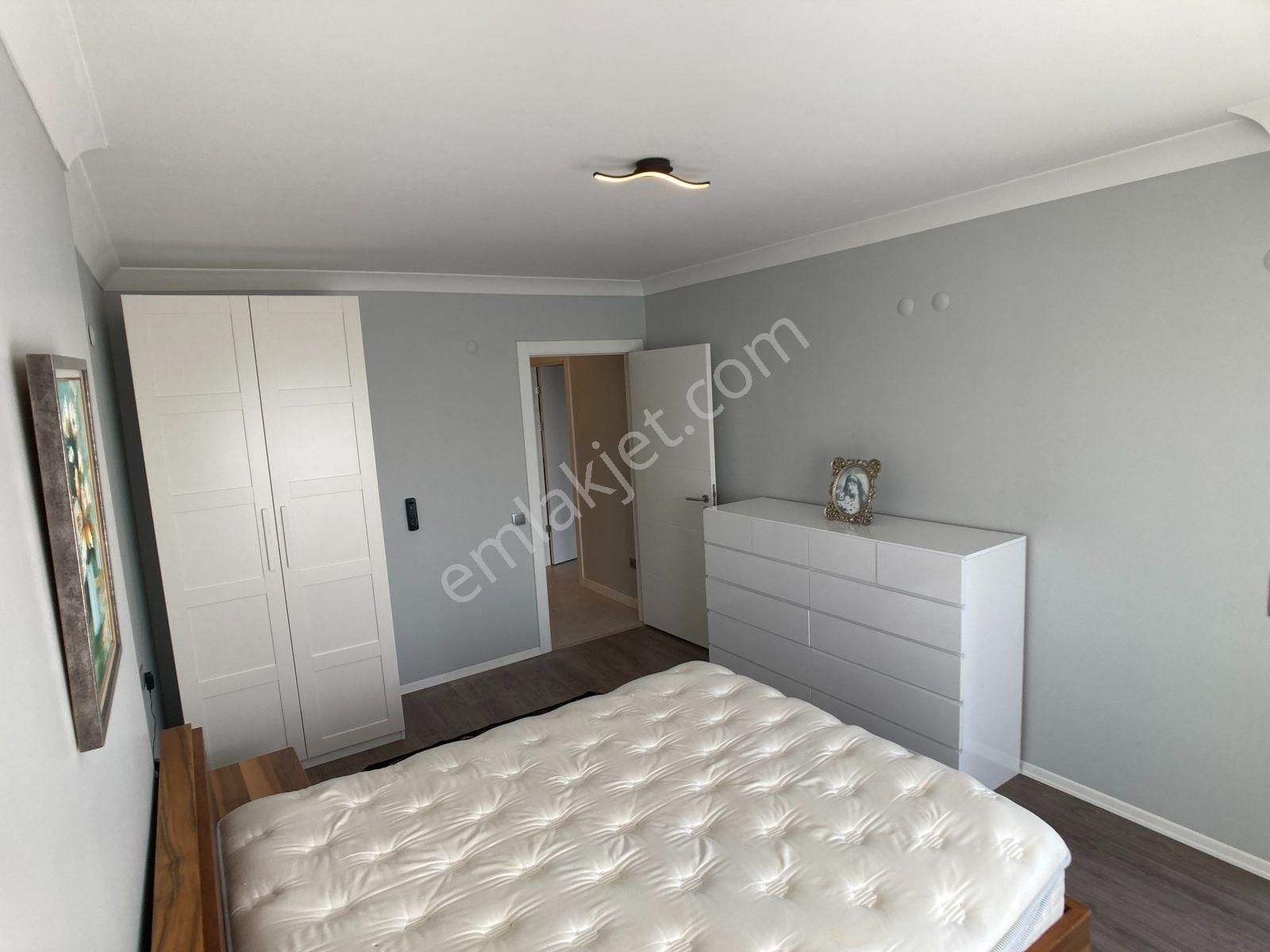 Bornova Goldiva Güney'de Park Manzaralı Eşyalı 1+1 Kiralık Daire - Görsel 19