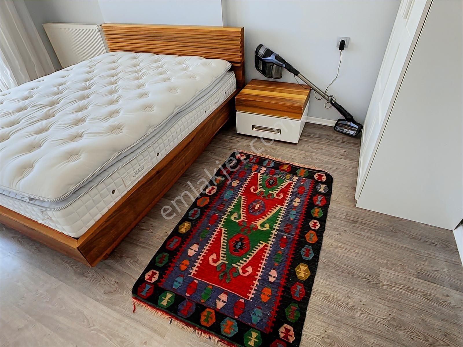 Bornova Goldiva Güney'de Park Manzaralı Eşyalı 1+1 Kiralık Daire - Görsel 16