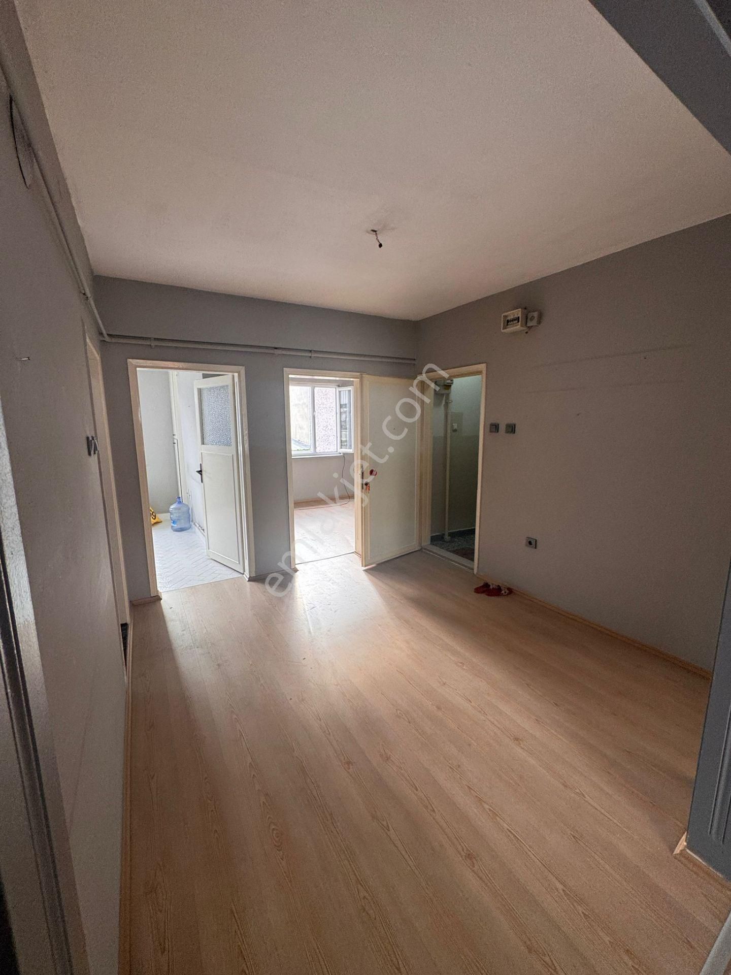 Şükraniye Mahallesinde Kiralık 2+1 Daire - Görsel 6