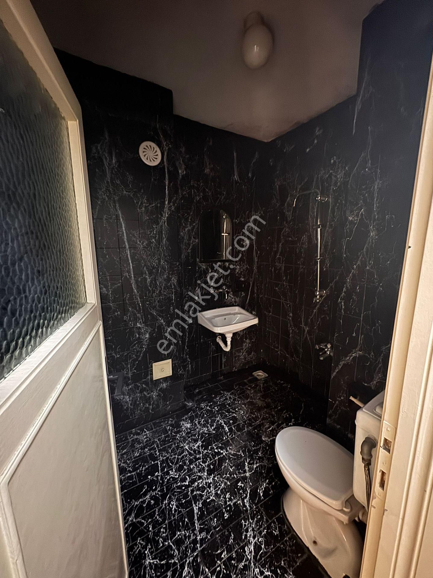 Şükraniye Mahallesinde Kiralık 2+1 Daire - Görsel 18