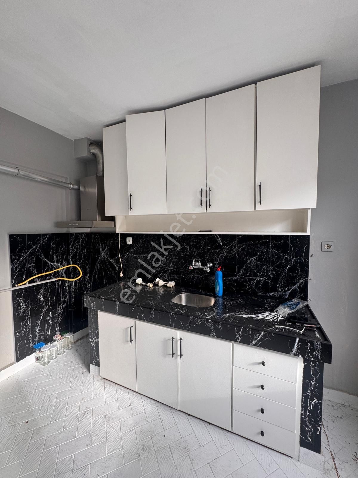 Şükraniye Mahallesinde Kiralık 2+1 Daire - Görsel 19