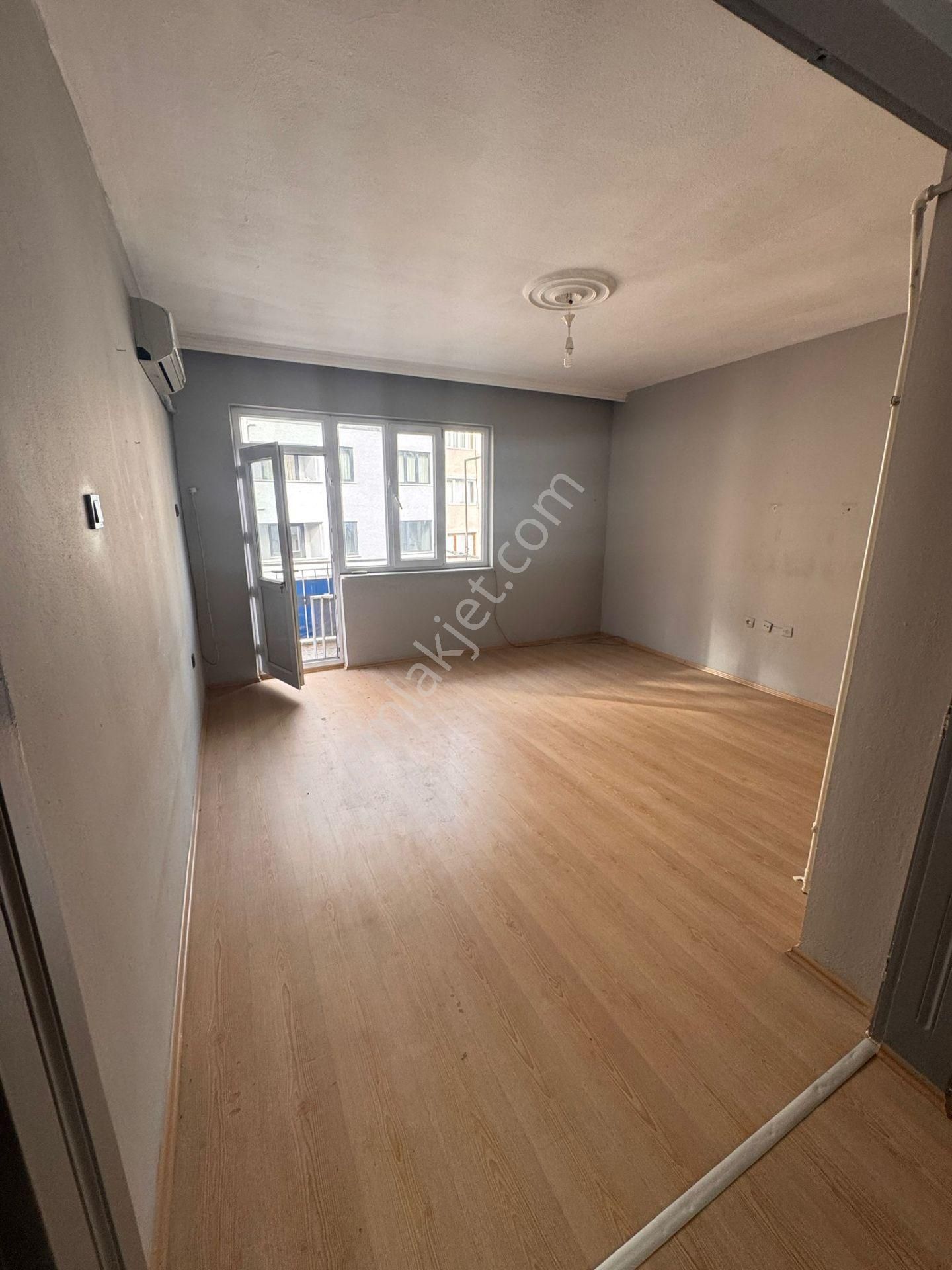 Şükraniye Mahallesinde Kiralık 2+1 Daire - Görsel 12