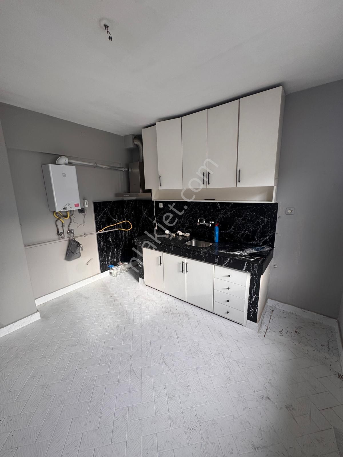 Şükraniye Mahallesinde Kiralık 2+1 Daire - Görsel 20