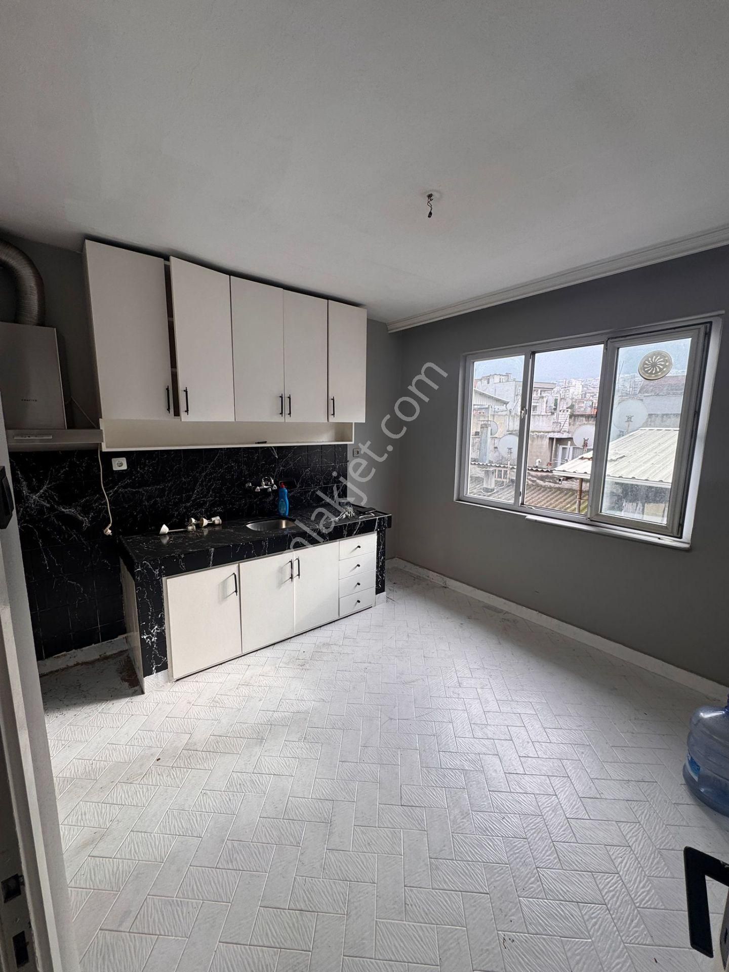 Şükraniye Mahallesinde Kiralık 2+1 Daire - Görsel 21