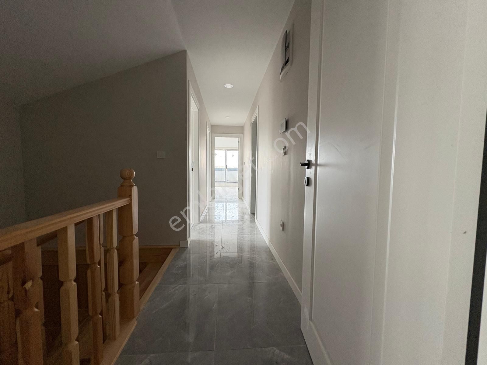 Çengelköy Bahçelievler 'de Geniş Teraslı 4+2 Dubleks Daire - Görsel 16