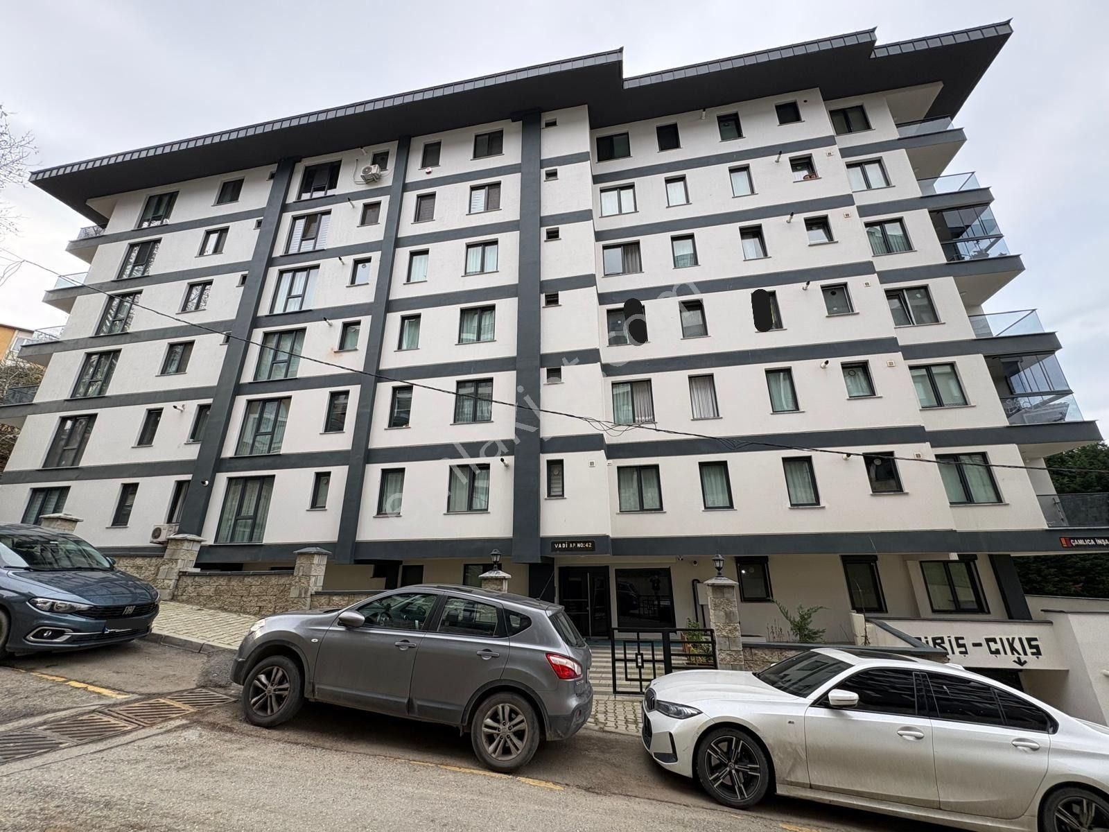 Çengelköy Bahçelievler 'de Geniş Teraslı 4+2 Dubleks Daire