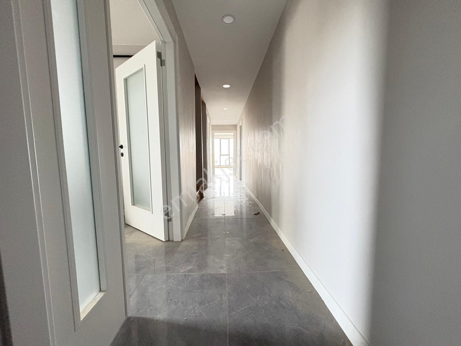 Çengelköy Bahçelievler 'de Geniş Teraslı 4+2 Dubleks Daire - Görsel 10