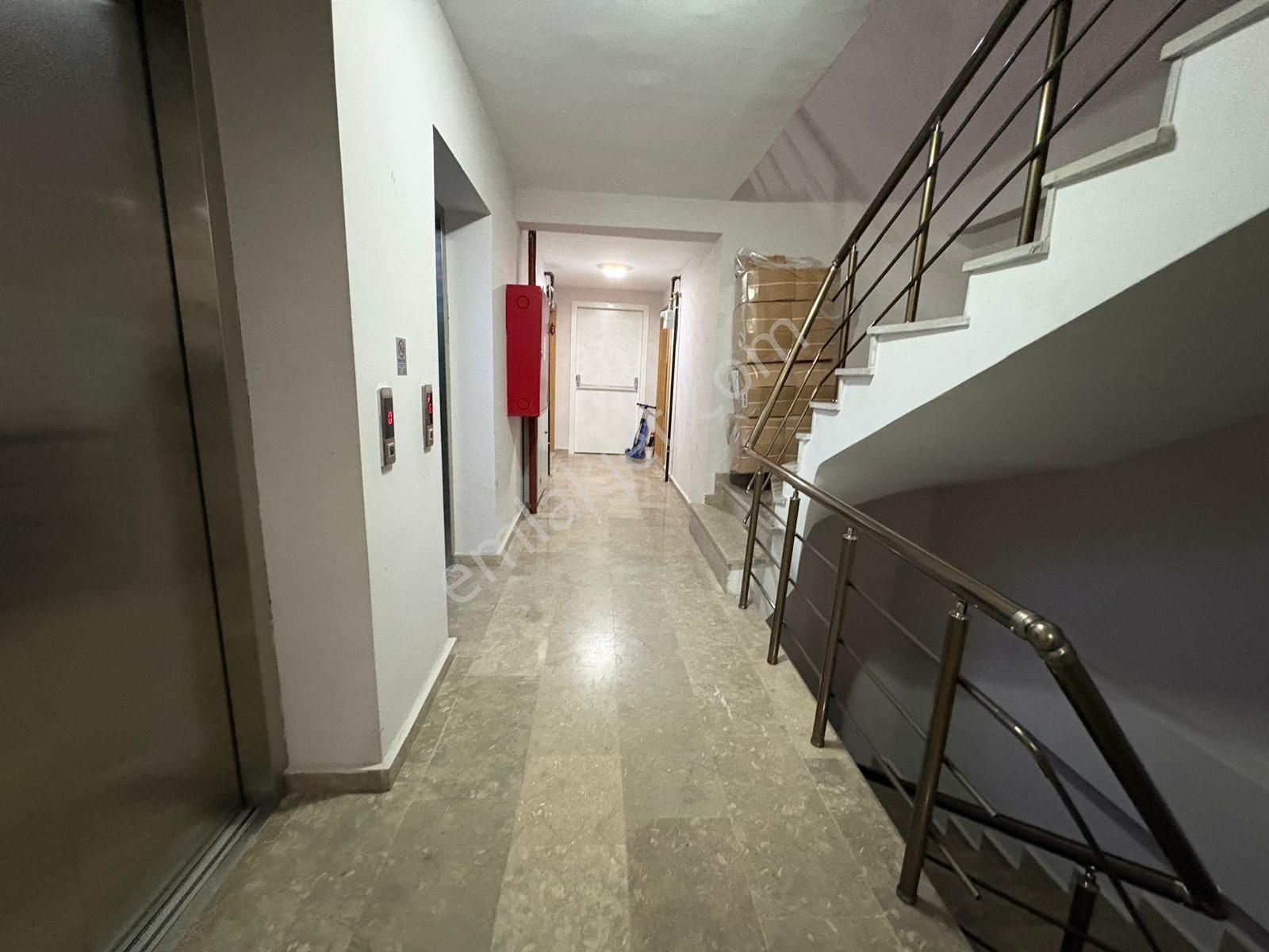 Çengelköy Bahçelievler 'de Geniş Teraslı 4+2 Dubleks Daire - Görsel 4