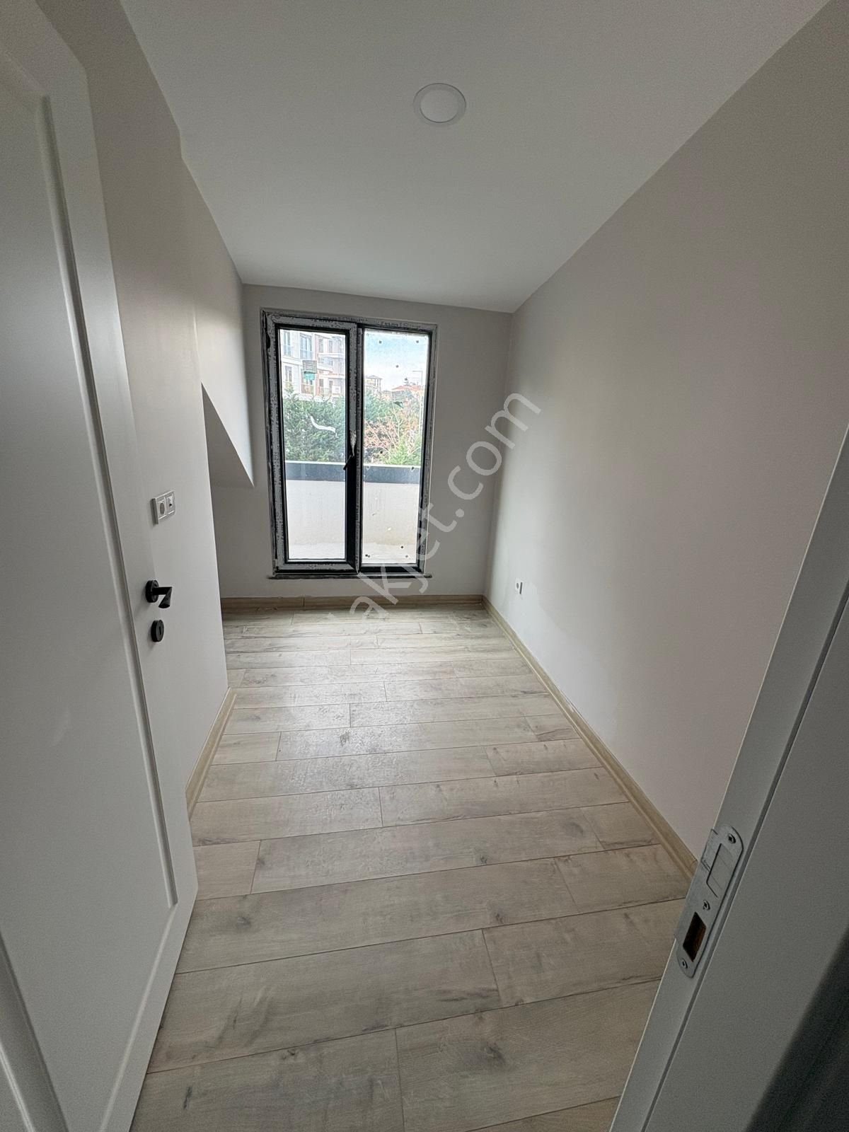 Çengelköy Bahçelievler 'de Geniş Teraslı 4+2 Dubleks Daire - Görsel 24