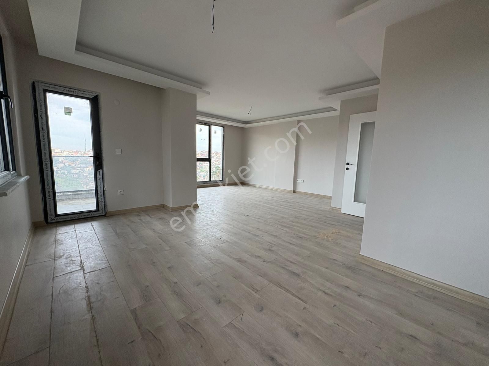 Çengelköy Bahçelievler 'de Geniş Teraslı 4+2 Dubleks Daire - Görsel 8