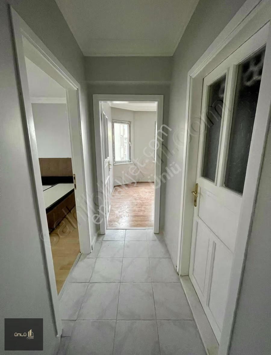 Emre Ünlü'den Havuz Ve Otoparklı Site'de Deniz Manzaralı 3+1 - Görsel 4