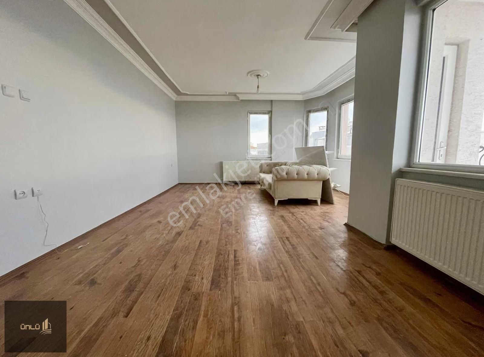 Emre Ünlü'den Havuz Ve Otoparklı Site'de Deniz Manzaralı 3+1 - Görsel 6