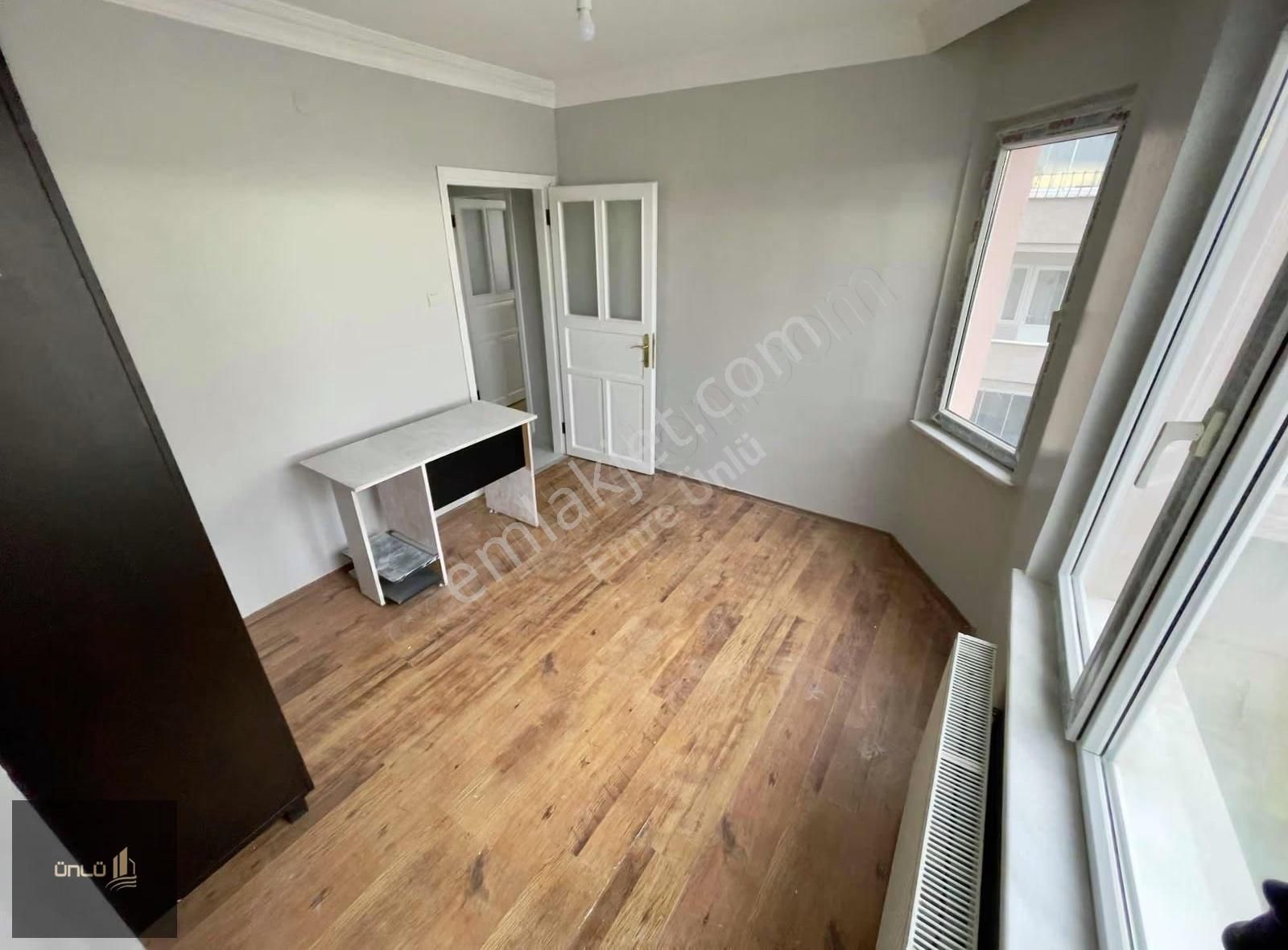 Emre Ünlü'den Havuz Ve Otoparklı Site'de Deniz Manzaralı 3+1 - Görsel 10