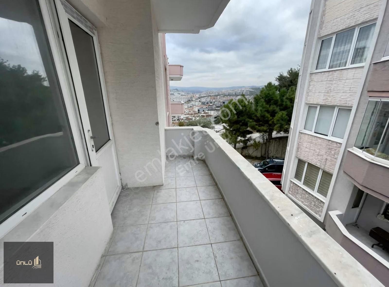 Emre Ünlü'den Havuz Ve Otoparklı Site'de Deniz Manzaralı 3+1 - Görsel 28