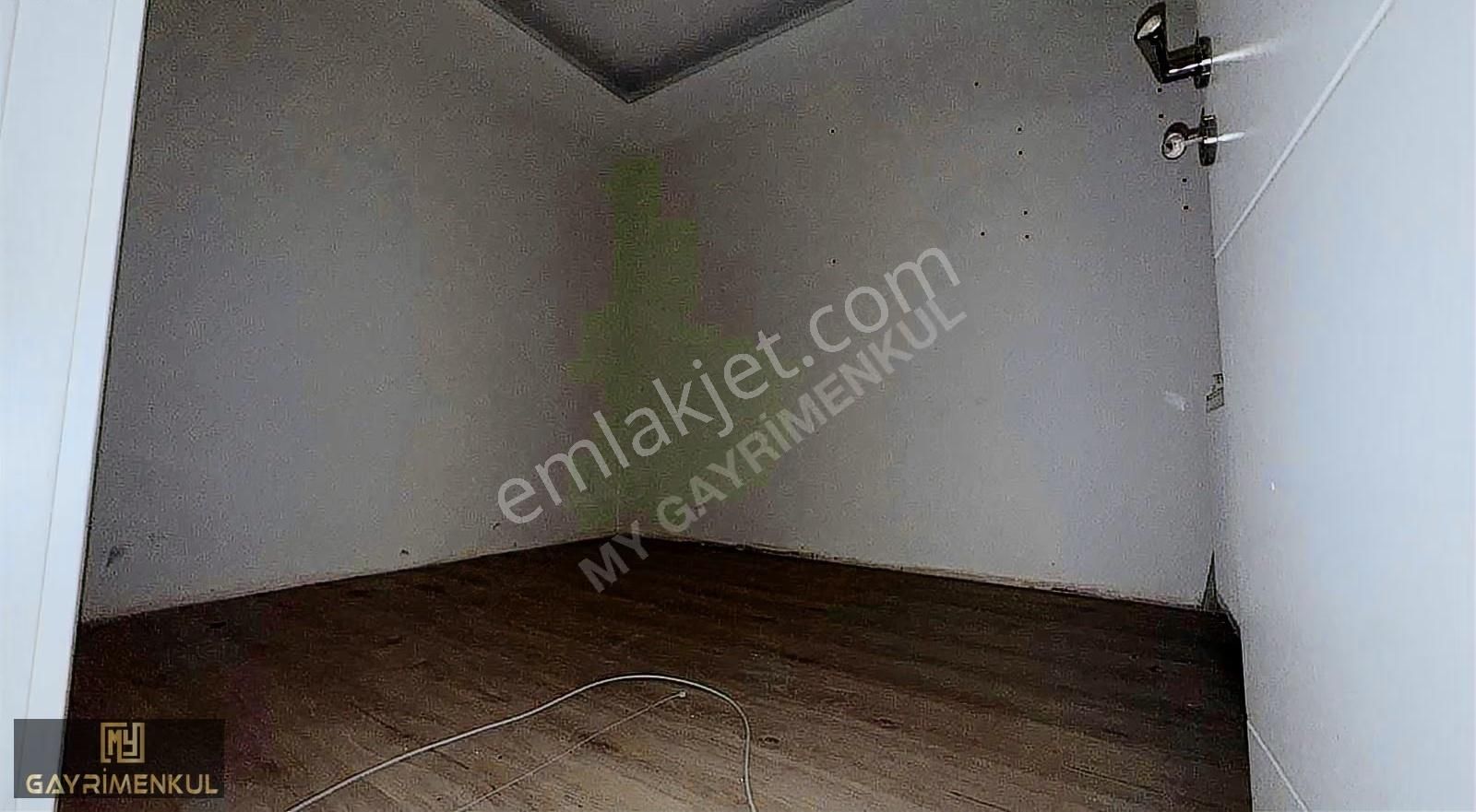 Atatürk Mahallesi'nde Bahçeli 3+1 Ebeveyn Banyolu Daire - Görsel 3