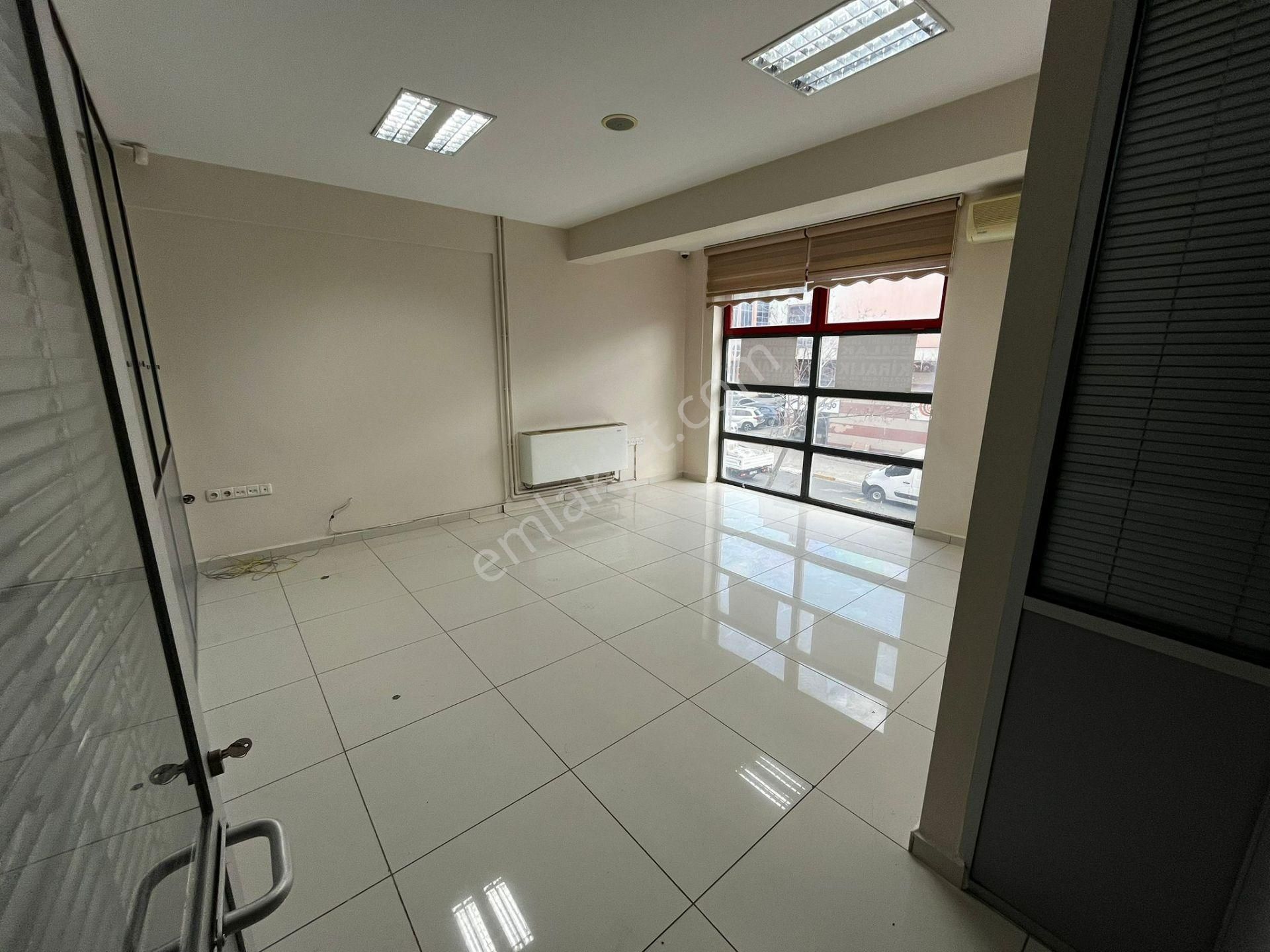 Koza Plazanın Yanında Lüks Yapılı Bölmeli 160m2 Kiralık İşyeri - Görsel 3
