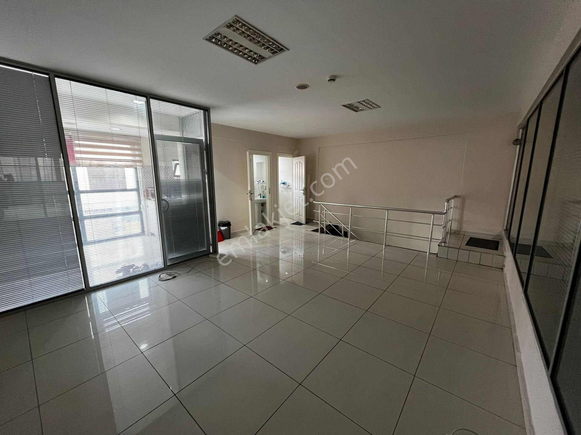 Koza Plazanın Yanında Lüks Yapılı Bölmeli 160m2 Kiralık İşyeri - Görsel 10