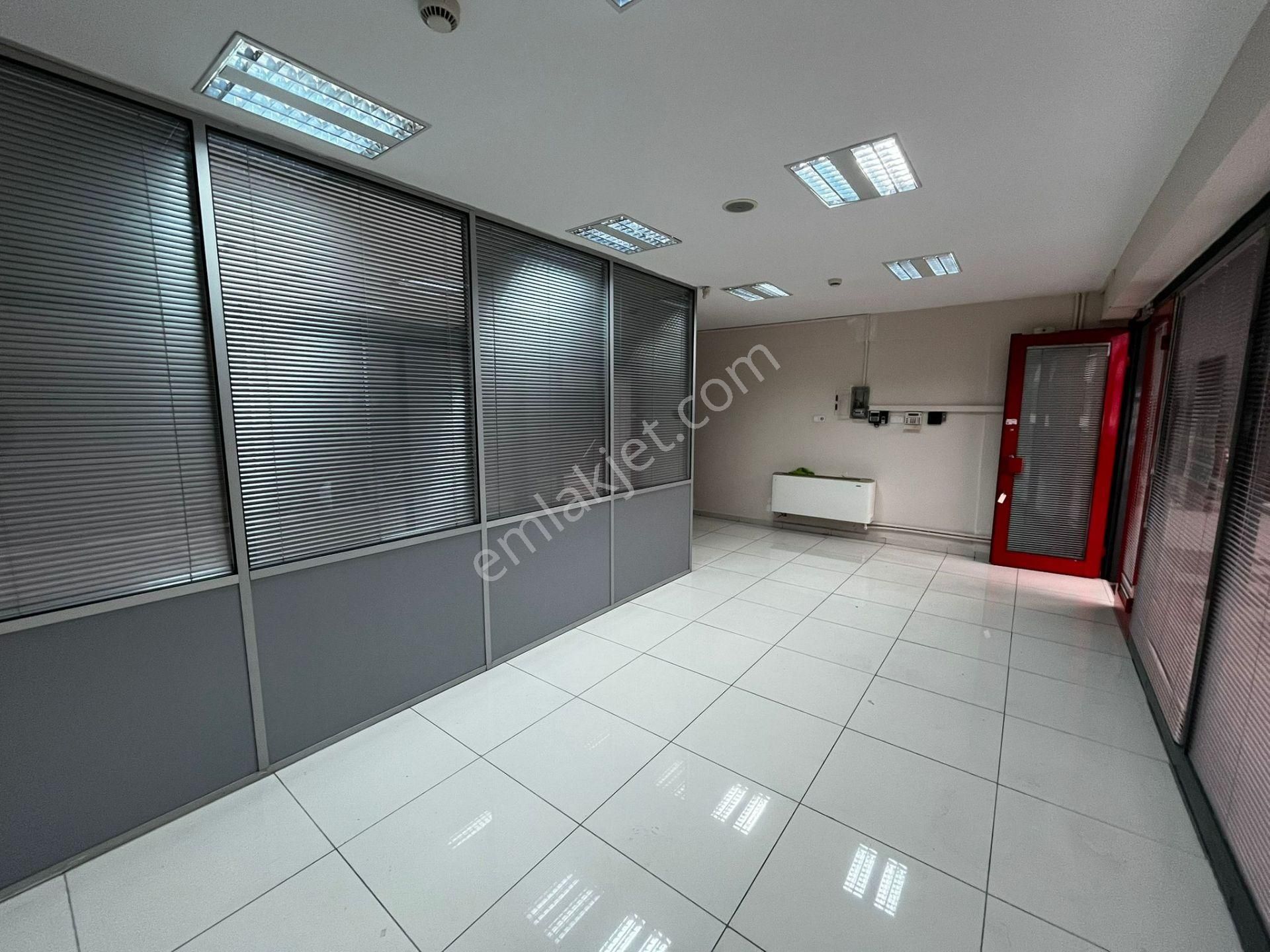 Koza Plazanın Yanında Lüks Yapılı Bölmeli 160m2 Kiralık İşyeri - Görsel 14