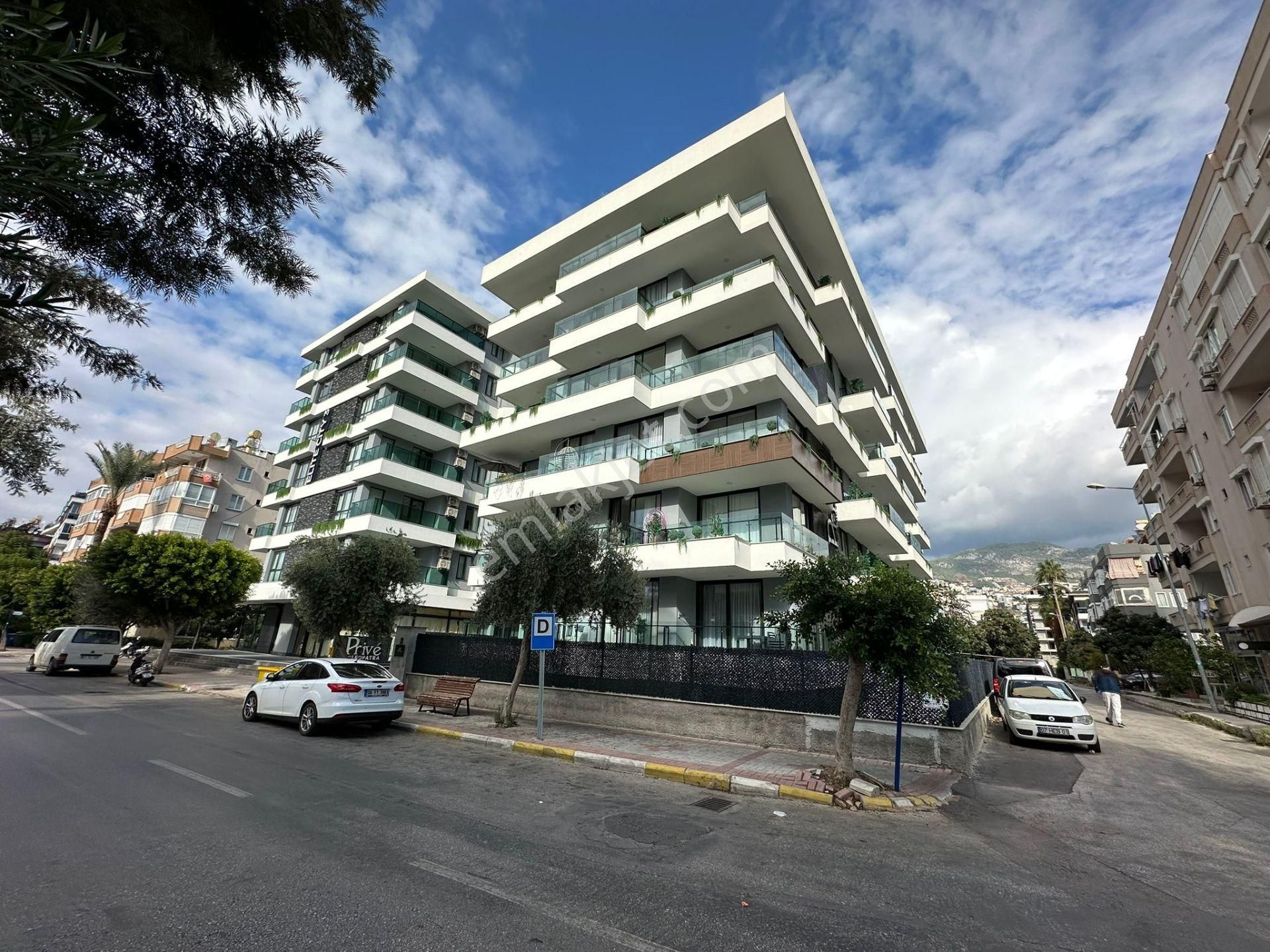 Alanya Merkezde Sosyal Aktiviteli Sitede Satılık Daire