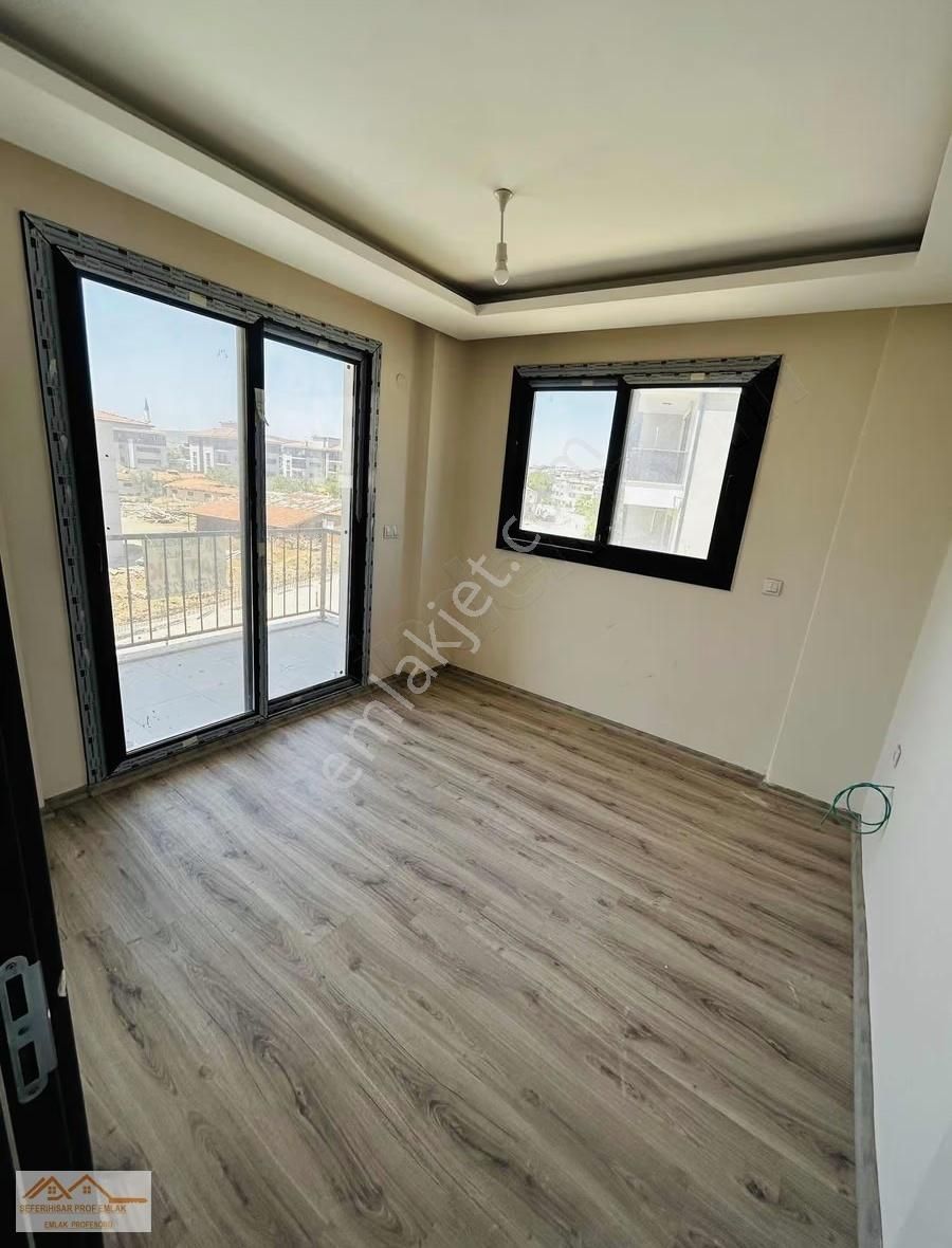 Seferihisar Merkezde Okul Yanı Bahçe Kullanımlı Önüaçık 2+1daire - Görsel 2