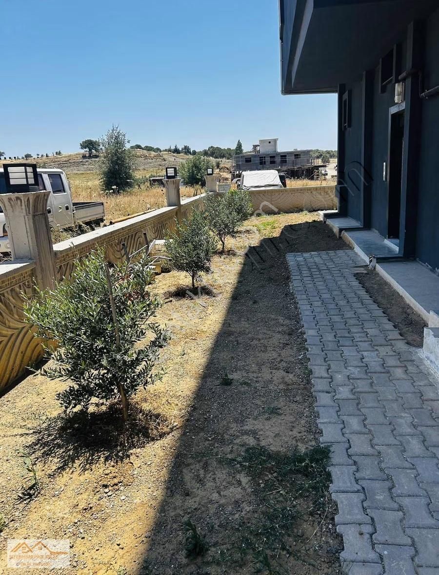 Seferihisar Merkezde Okul Yanı Bahçe Kullanımlı Önüaçık 2+1daire - Görsel 8