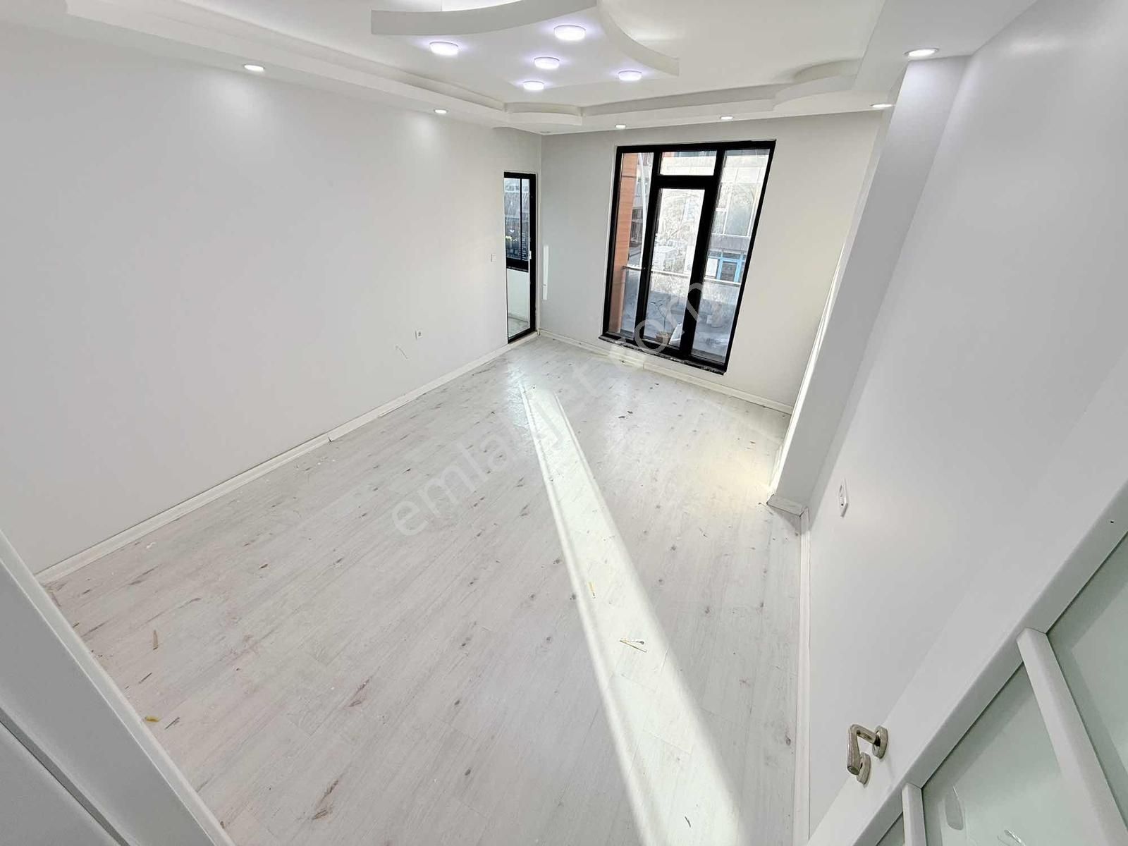 Pusula İnşat'tan U.mumcu Mah Cadde Üzeri 2+1 90m2 Köşe Başı Dair - Görsel 2