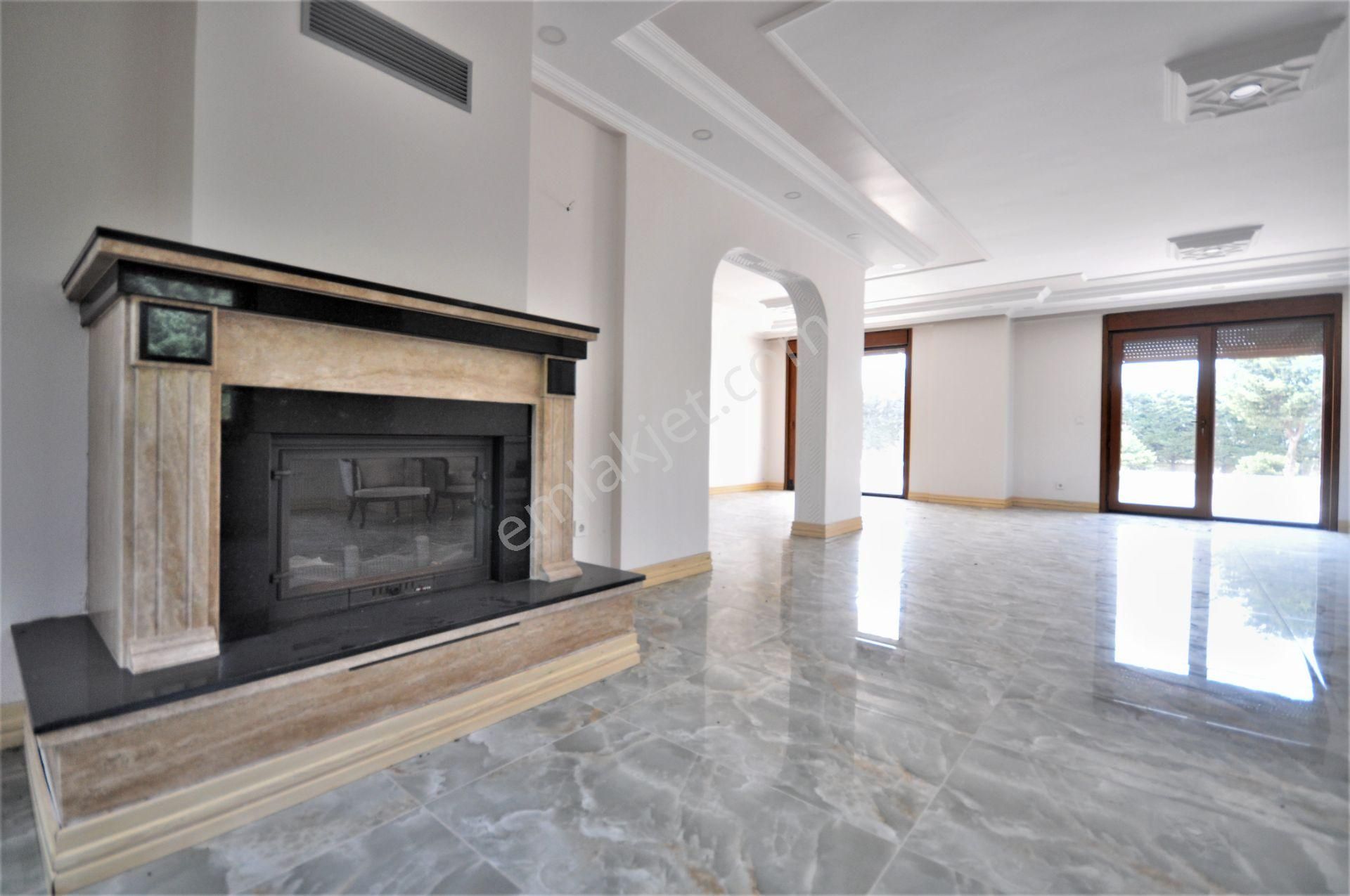 Silivri Selimpaşa'da 12.000m2 Arazi Üzerinde Satılık Lüks Villa - Görsel 21