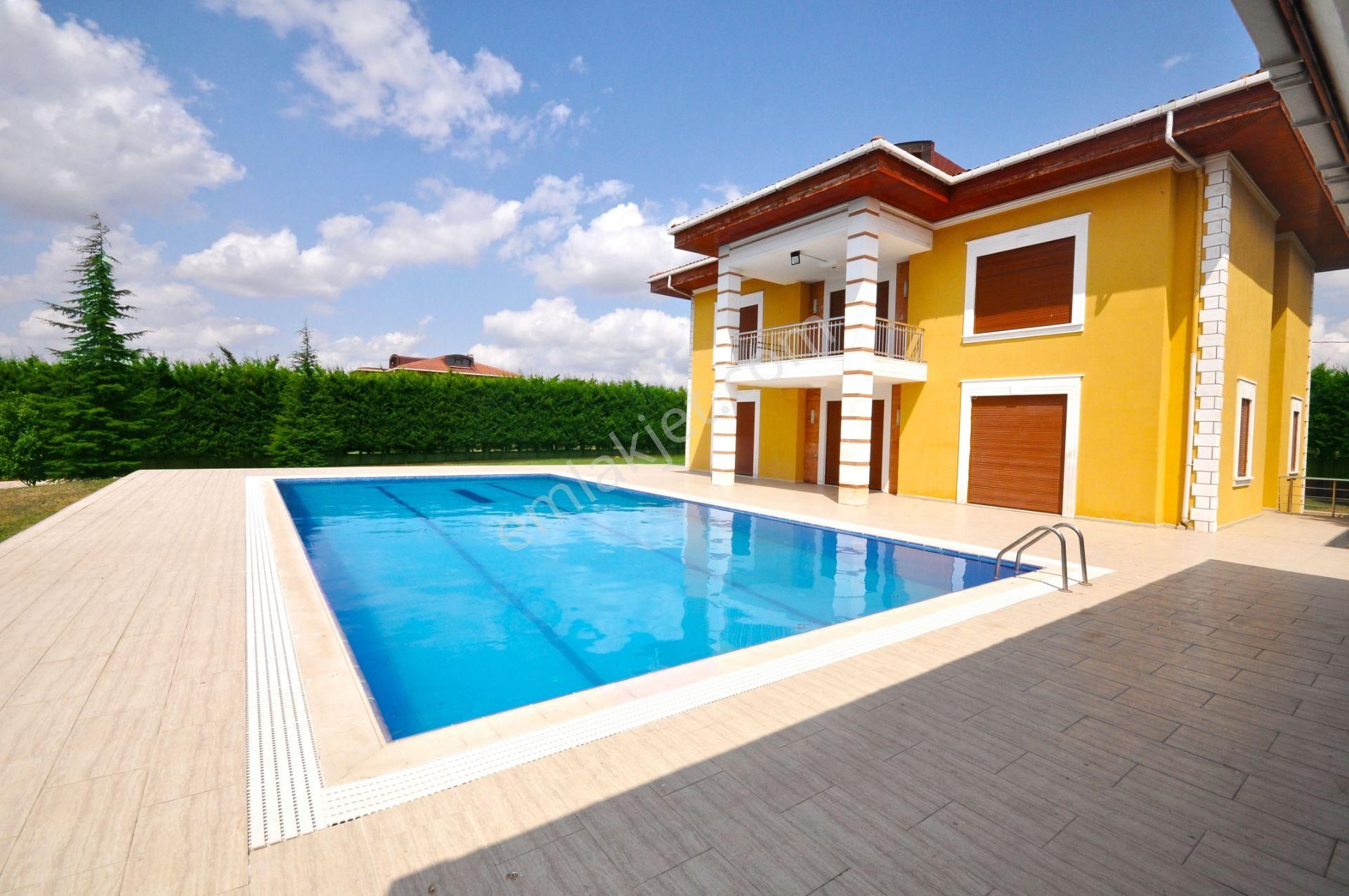 Silivri Selimpaşa'da 12.000m2 Arazi Üzerinde Satılık Lüks Villa - Görsel 3