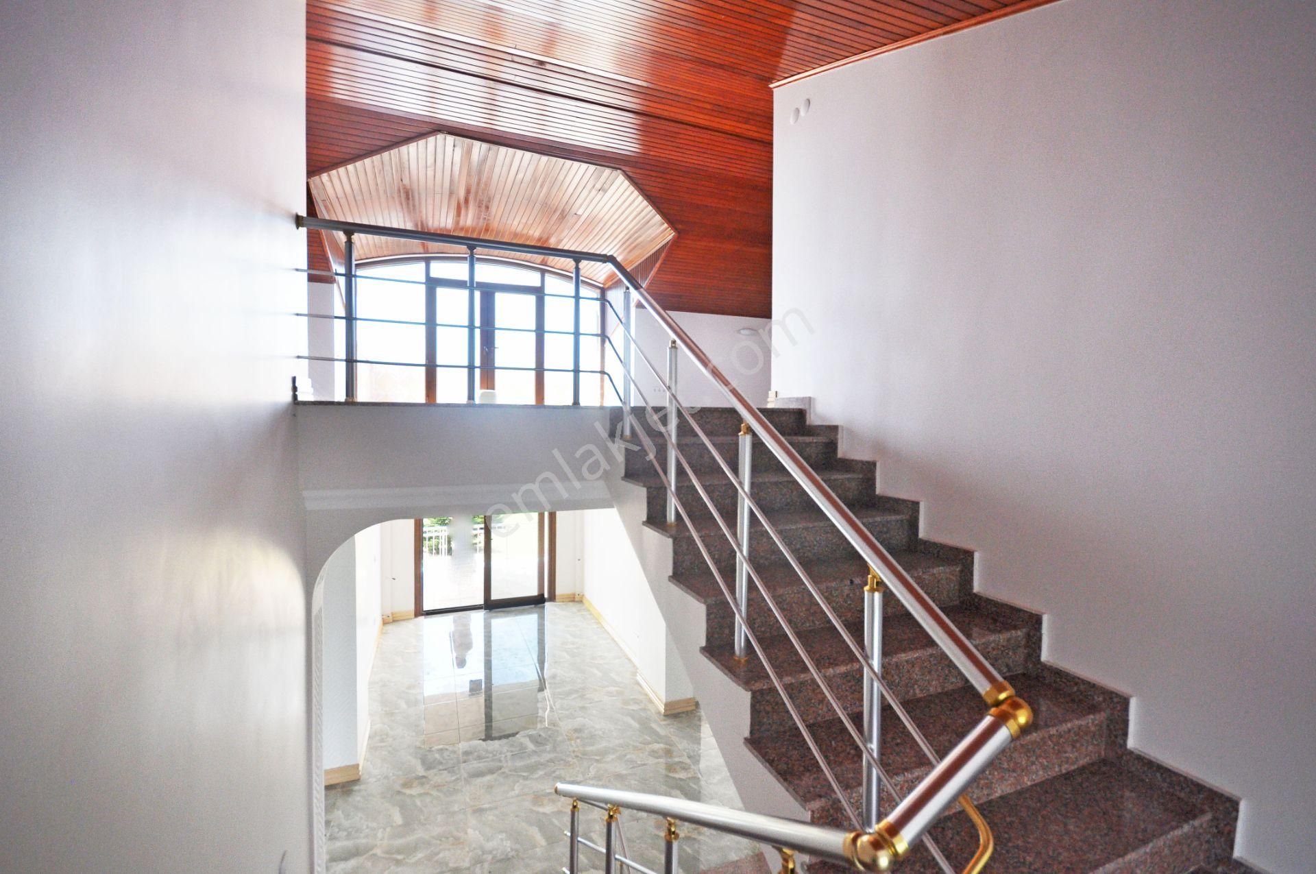 Silivri Selimpaşa'da 12.000m2 Arazi Üzerinde Satılık Lüks Villa - Görsel 35