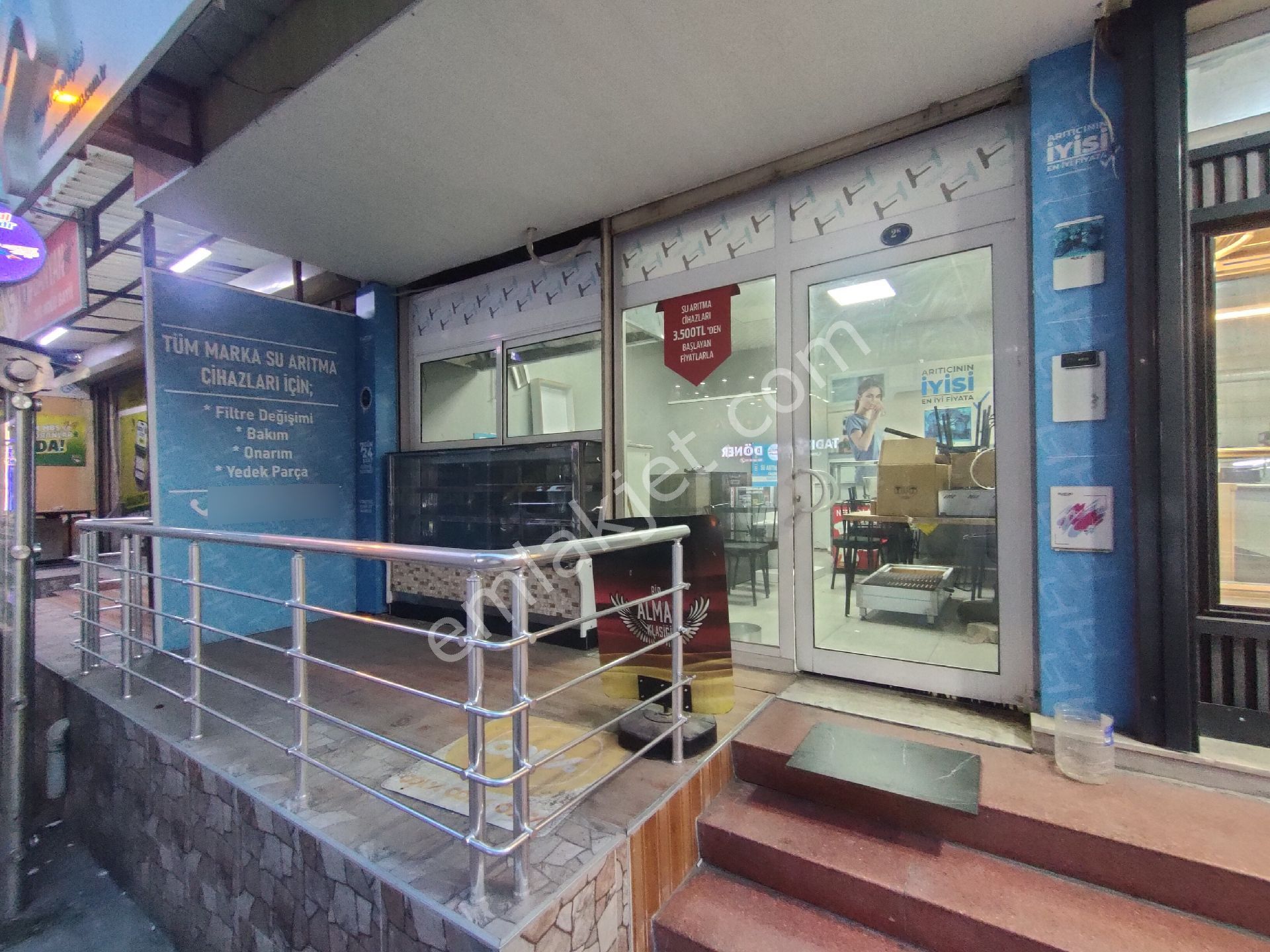 Maltepe'de Anadolu Cad.yakını Bacalı/wc Kiralık Dükkan
