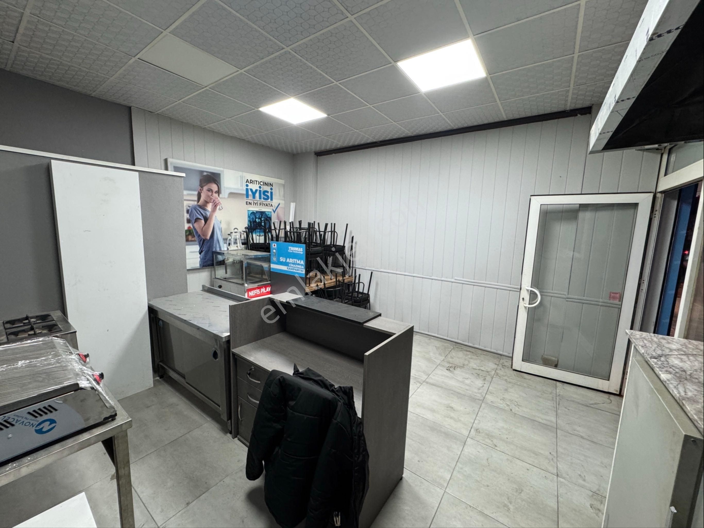 Maltepe'de Anadolu Cad.yakını Bacalı/wc Kiralık Dükkan - Görsel 12
