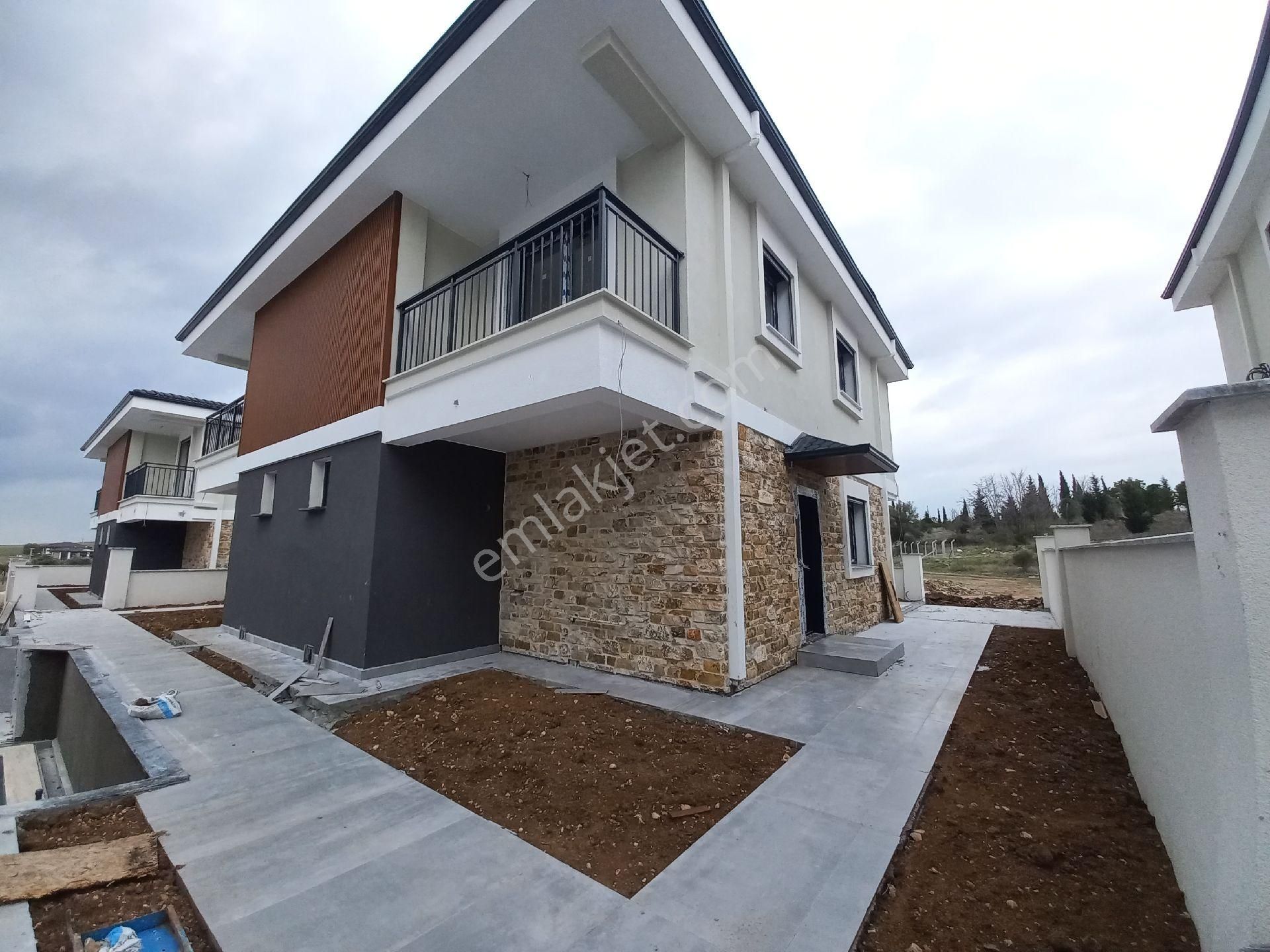 Didim'de Havuzlu Sitede Satılık 3+1 Müstakil Girişli, Bahçeli - Görsel 2