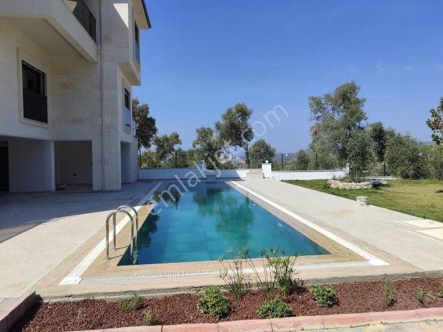 Kuşadası Soğucakta 1055 M2 Arsa İçinde 5+2 Satılık Ultra Lüks Villa