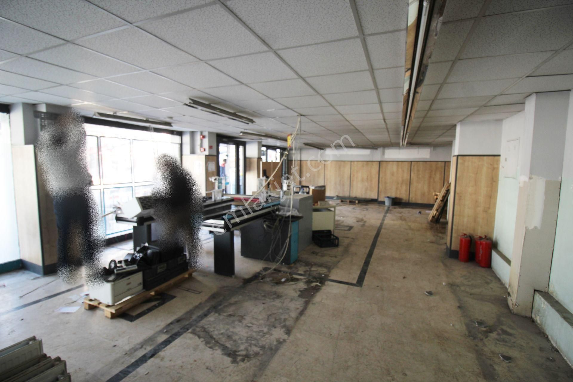 Krc'den Neşet Ertaş Caddesi Üzeri 400 M2 Kiralık Dükkan - Görsel 4