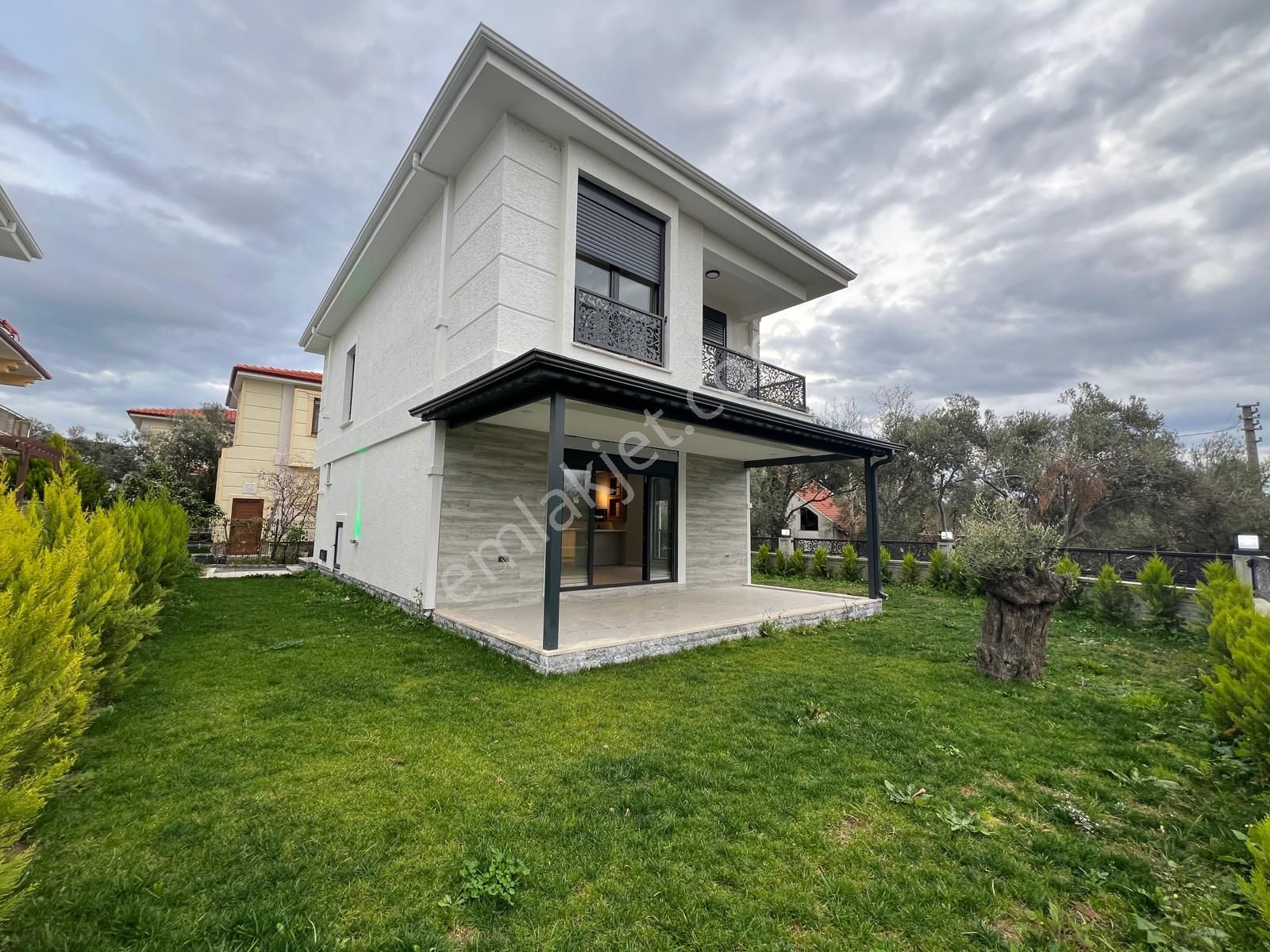 Akçay Aras Emlaktan Mıhlıda Denize 250 M. Site İçi Müstakil 4+1 Villa - Görsel 8