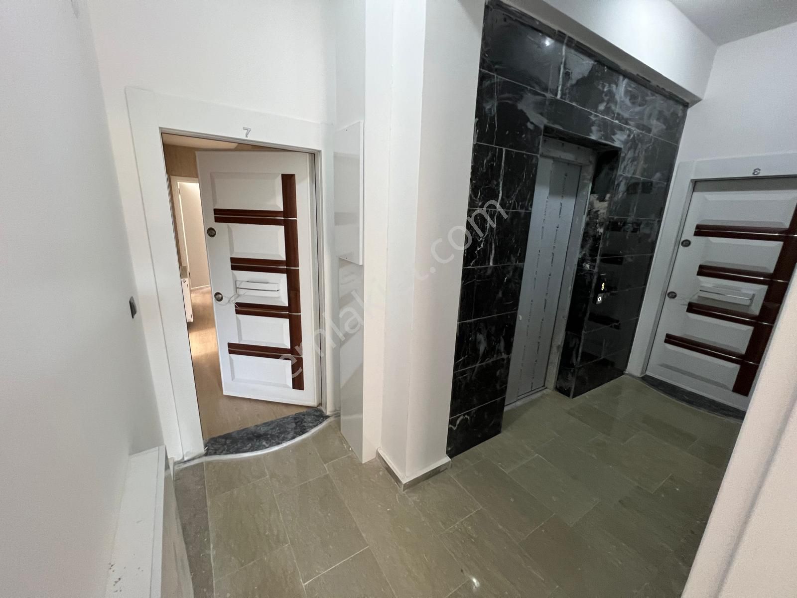 Akçay Aras Emlaktan Altınkumda Ara Kat Ayrı Mutfaklı 2+1 Sıfır Daire - Görsel 24