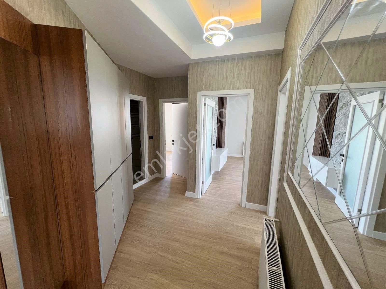 Akçay Aras Emlaktan Altınkumda Ara Kat Ayrı Mutfaklı 2+1 Sıfır Daire - Görsel 8